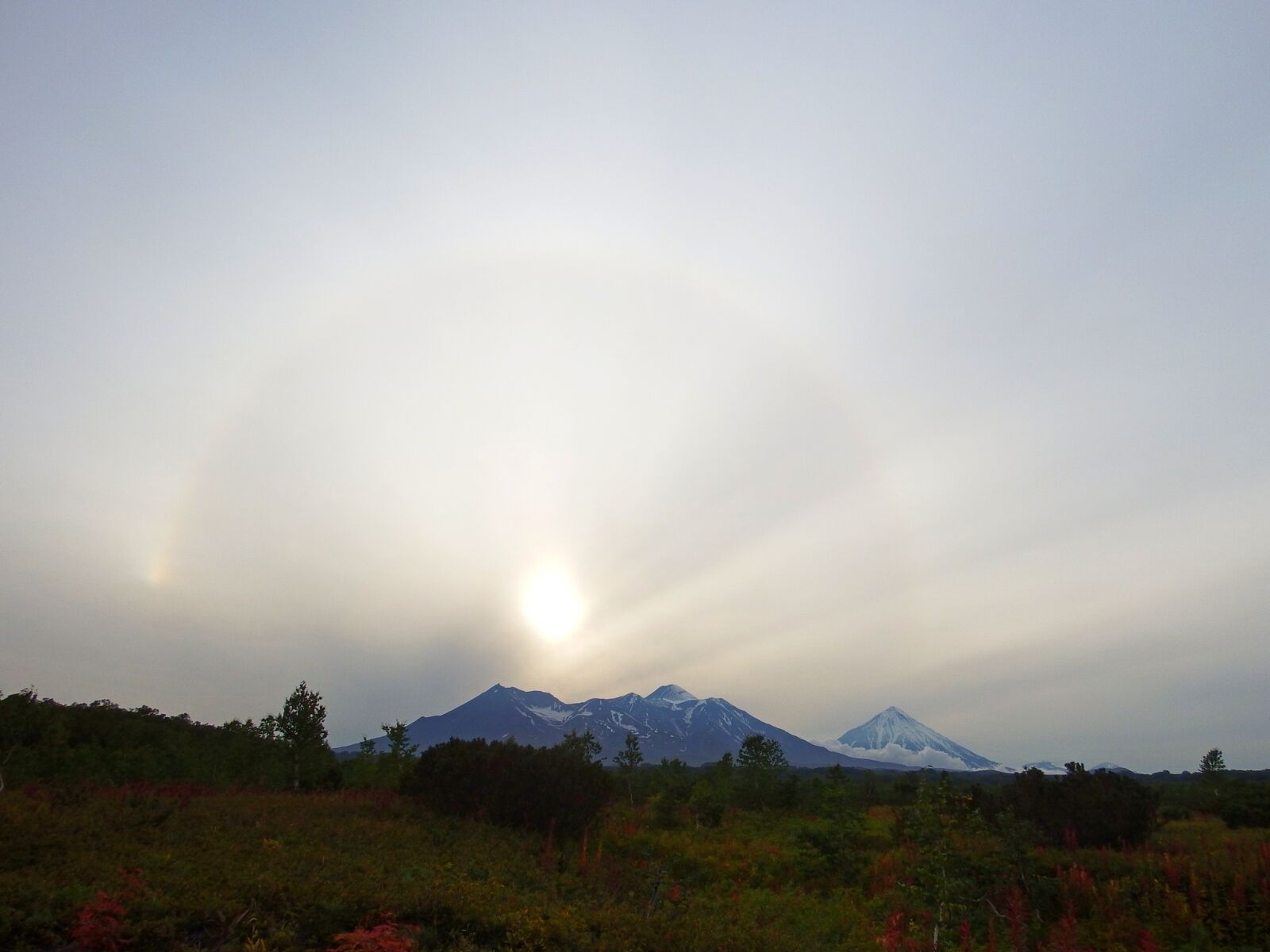 Fujifilm FinePix S1 sample photo. Halo, sunshine, volcanoes photography