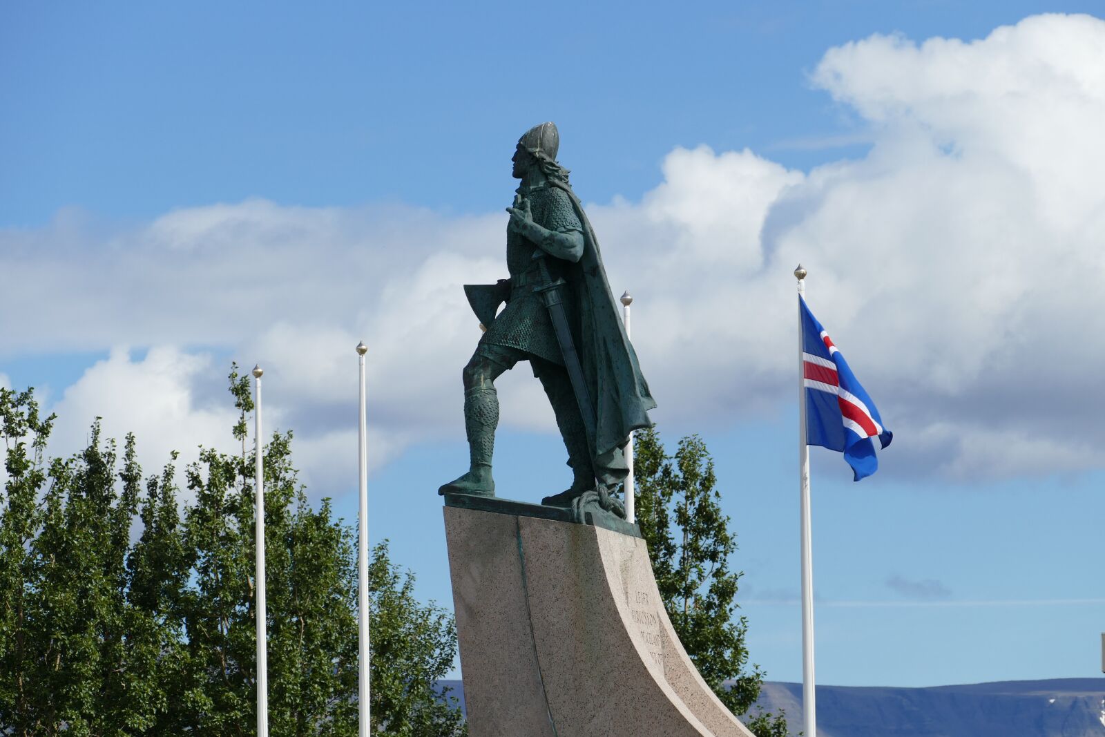 Panasonic Lumix DMC-FZ1000 sample photo. Reykjavik, iceland, sculpture photography