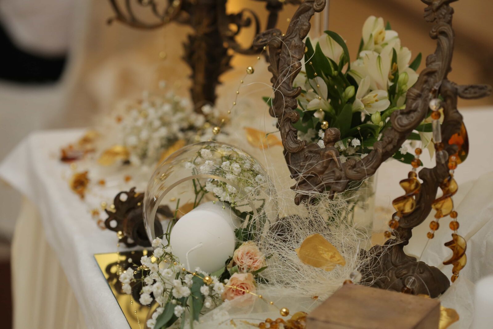 Canon EF 100mm F2.8 Macro USM sample photo. Bouquet, brass, bronze, candle photography