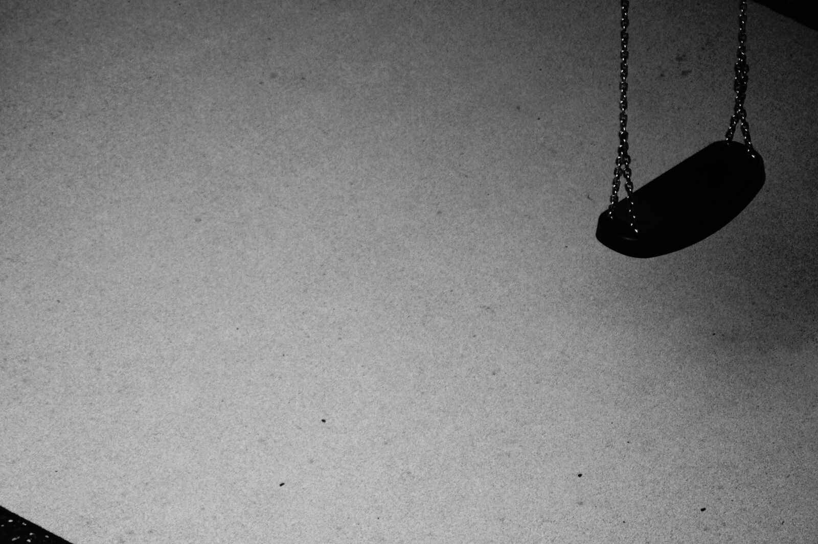 Sony SLT-A58 sample photo. Black, and, white, swing photography