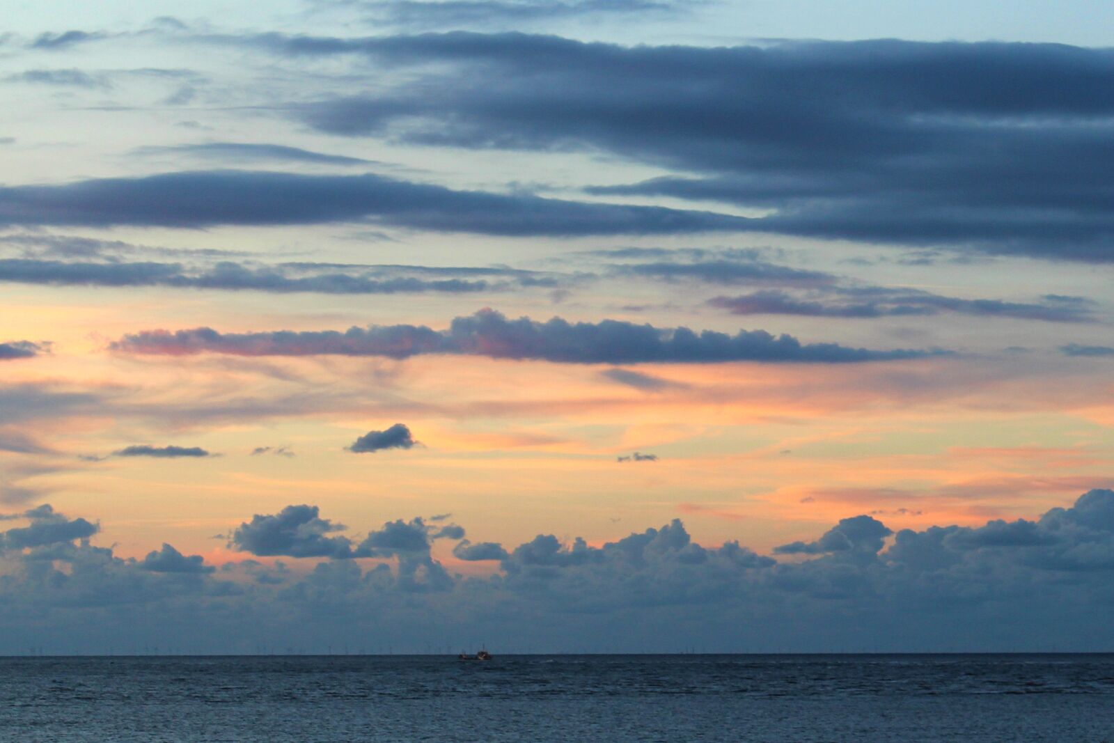 Canon EOS 700D (EOS Rebel T5i / EOS Kiss X7i) sample photo. Langeoog, sunset, sky photography