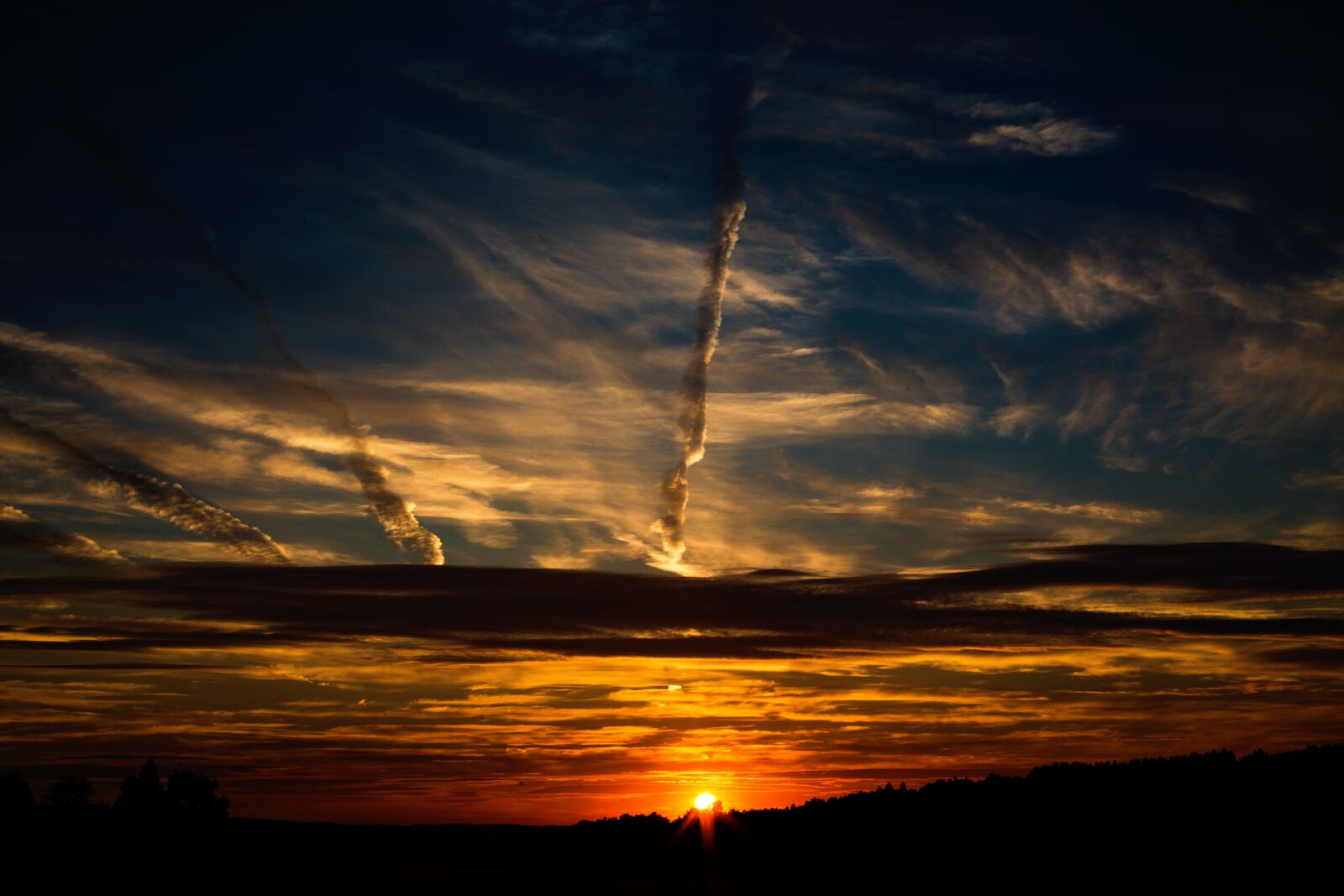 Canon EF 50mm F1.4 USM sample photo. Sunset, night crane, sky photography