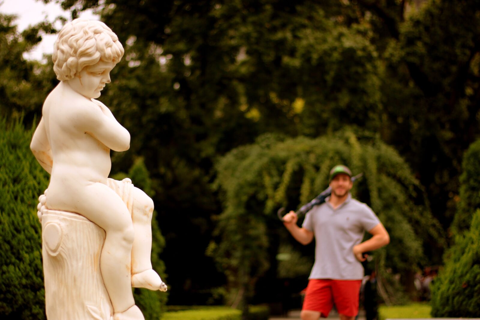 Canon EOS 70D + Canon EF 50mm F1.8 STM sample photo. Statue, pose, play photography