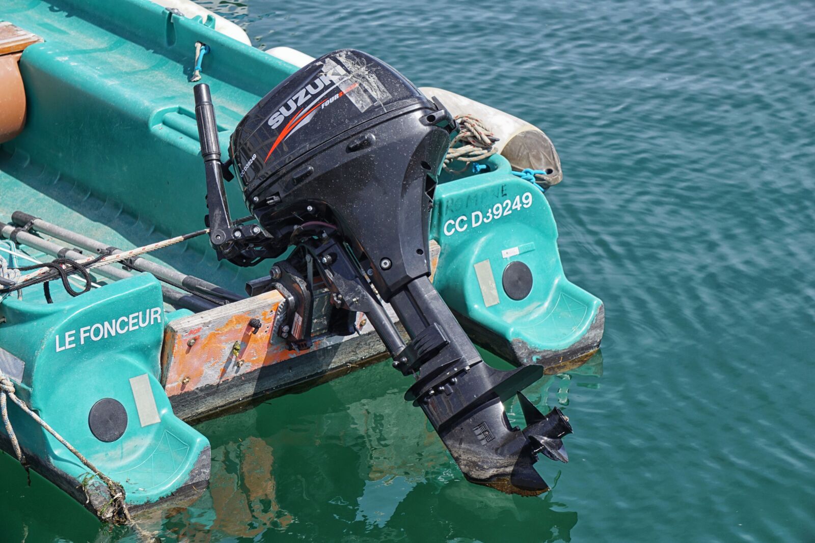 Sony E 55-210mm F4.5-6.3 OSS sample photo. Boat, engine, motorboat photography