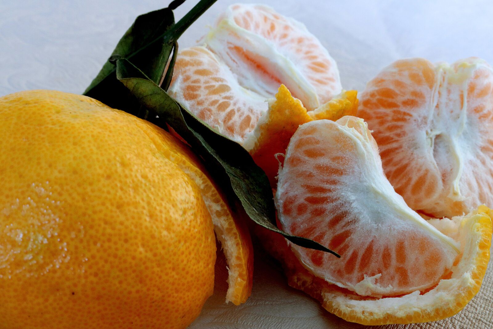 Canon EOS 750D (EOS Rebel T6i / EOS Kiss X8i) sample photo. Tangerine, fruit, vitamin c photography