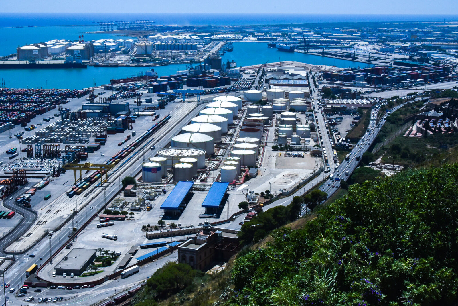 Nikon D750 sample photo. Export, harbour, heavy, industry photography