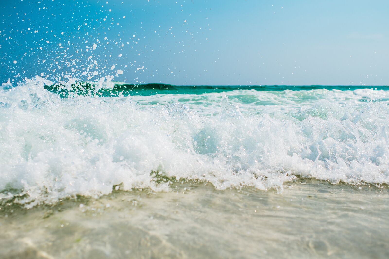 Nikon D610 sample photo. Beach, foam, motion photography
