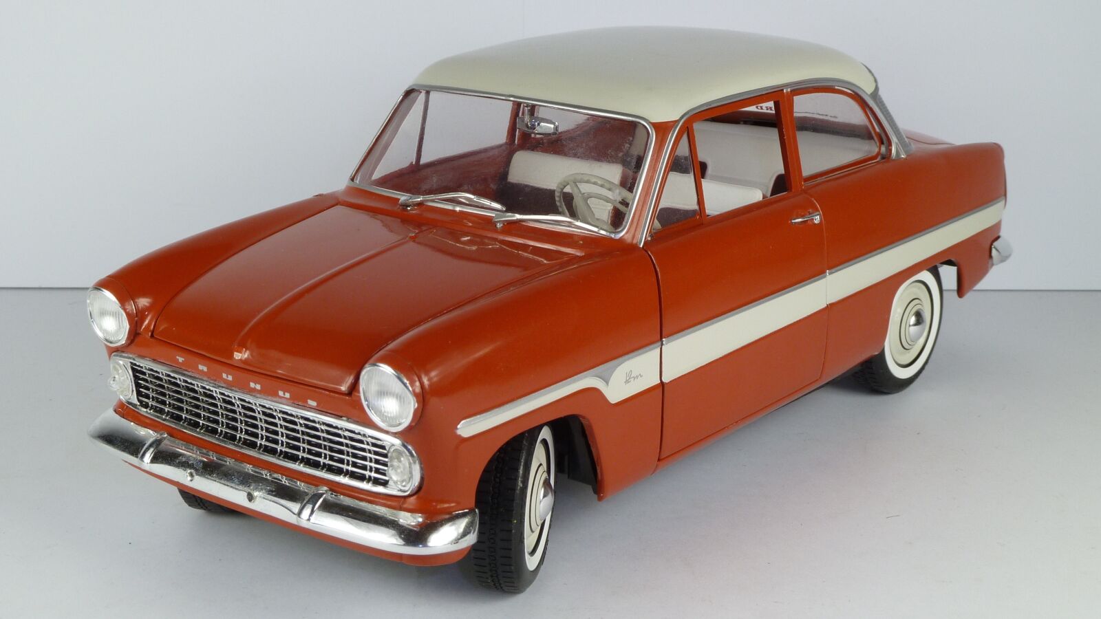 Panasonic Lumix DMC-ZS7 (Lumix DMC-TZ10) sample photo. Ford, 12m, 1959 photography