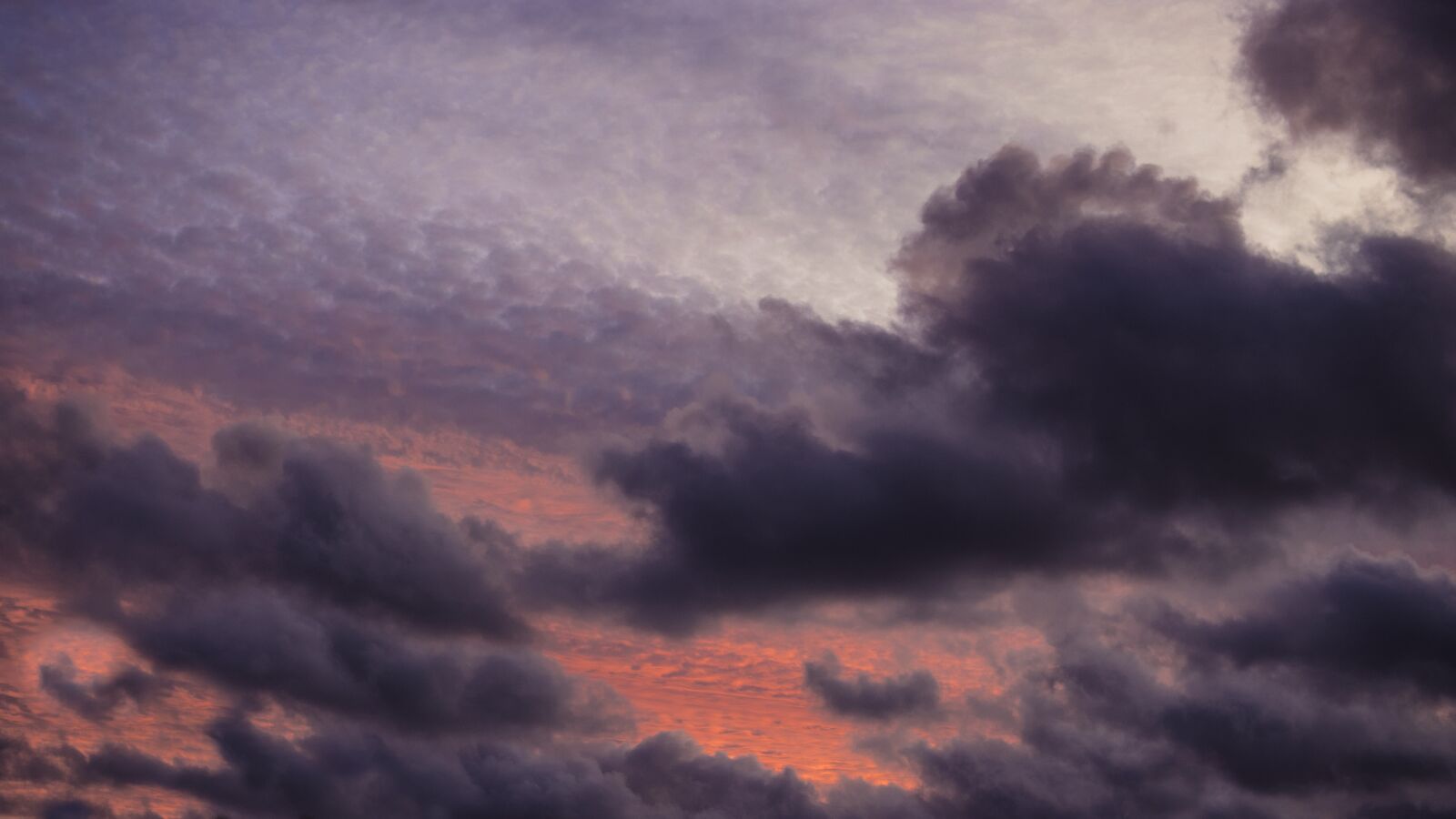 Canon EOS 250D (EOS Rebel SL3 / EOS Kiss X10 / EOS 200D II) sample photo. Sunset, dramatic, scenic photography