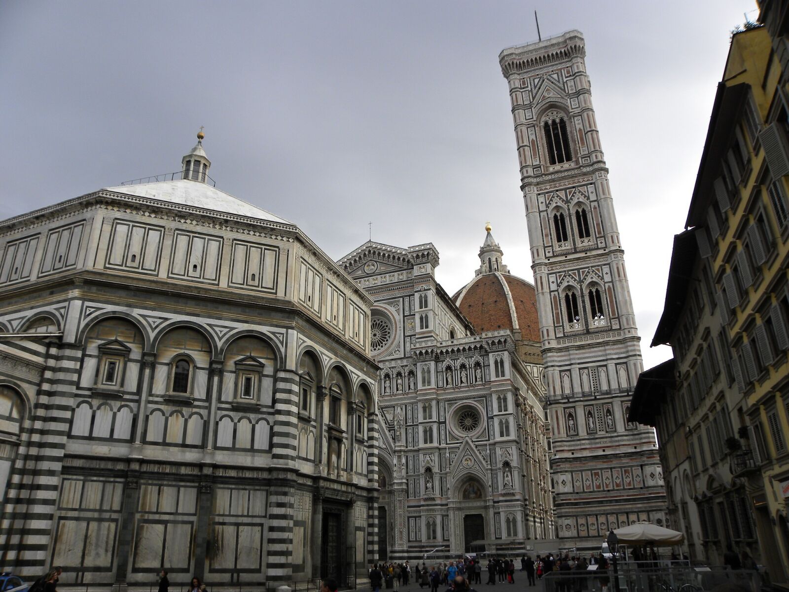 Nikon Coolpix P90 sample photo. Florence, baptistery, bell tower photography