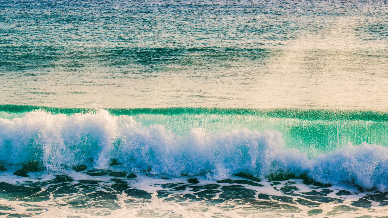 Nikon D3300 sample photo. Wave, spray, foam photography