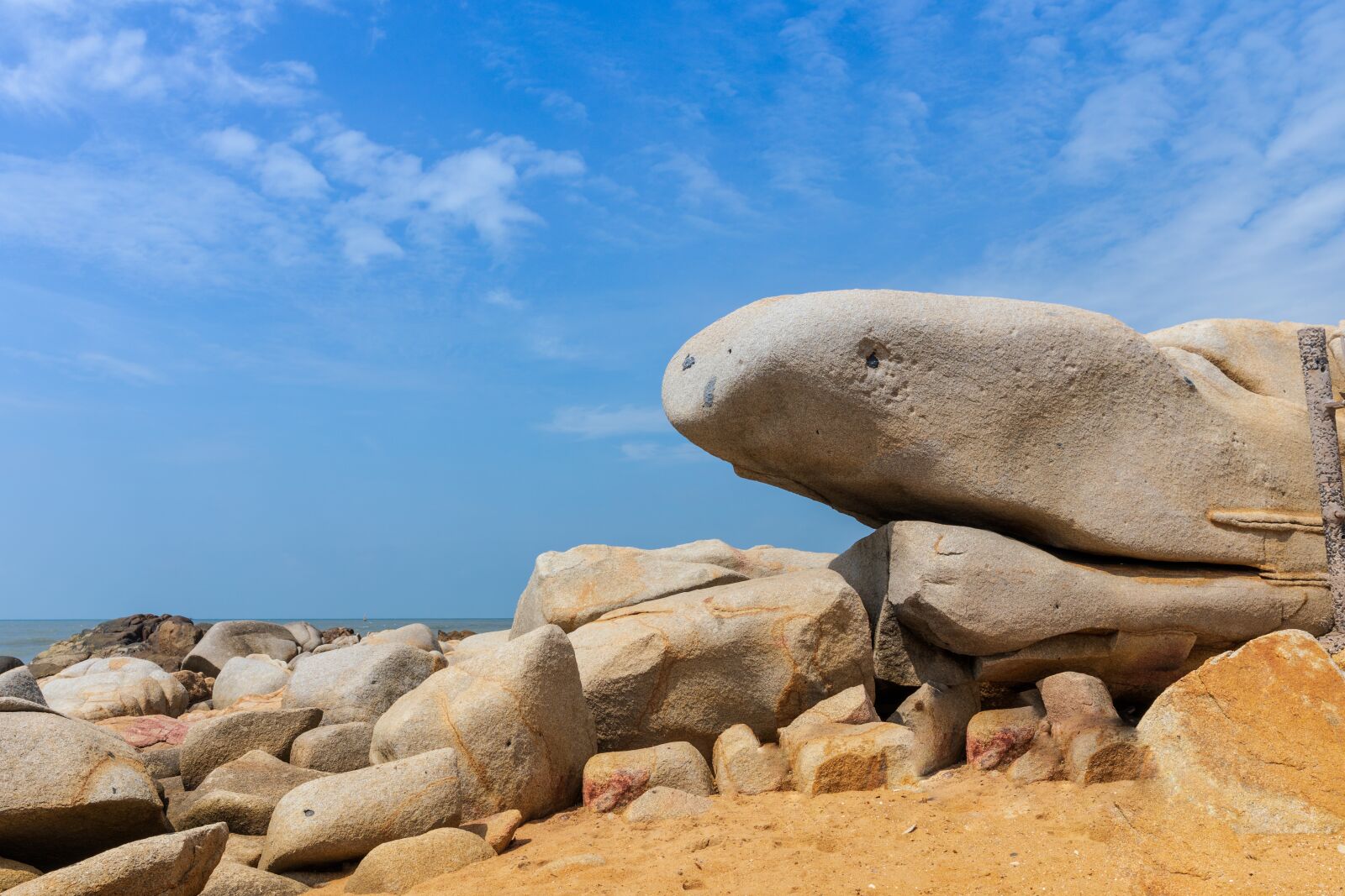 Canon EF 24-70mm F2.8L II USM sample photo. Shark rock, pass freshwater photography