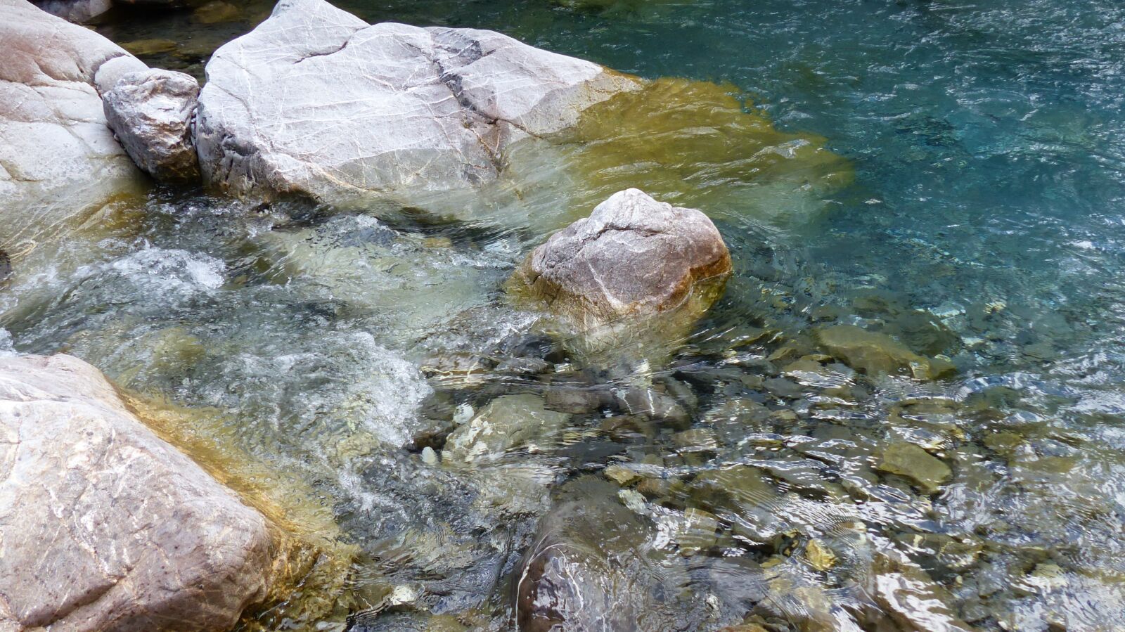 Panasonic Lumix DMC-FZ200 sample photo. Water, nature, water courses photography
