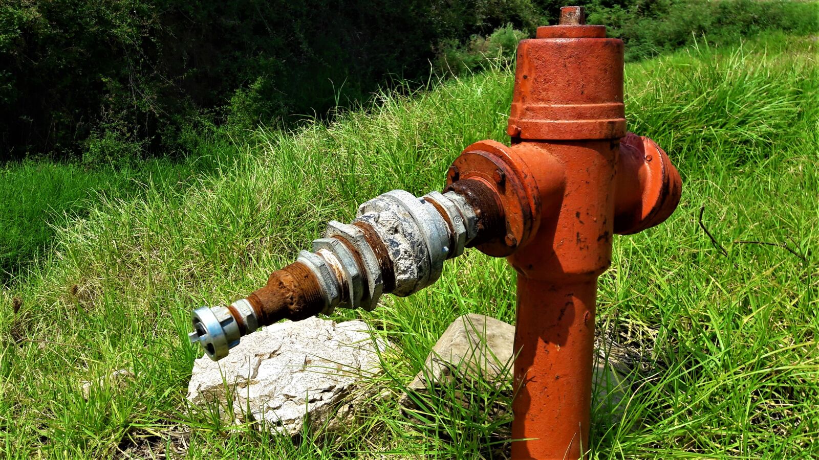 Samsung Galaxy A5(2016) sample photo. Hydrant, water supply, delete photography
