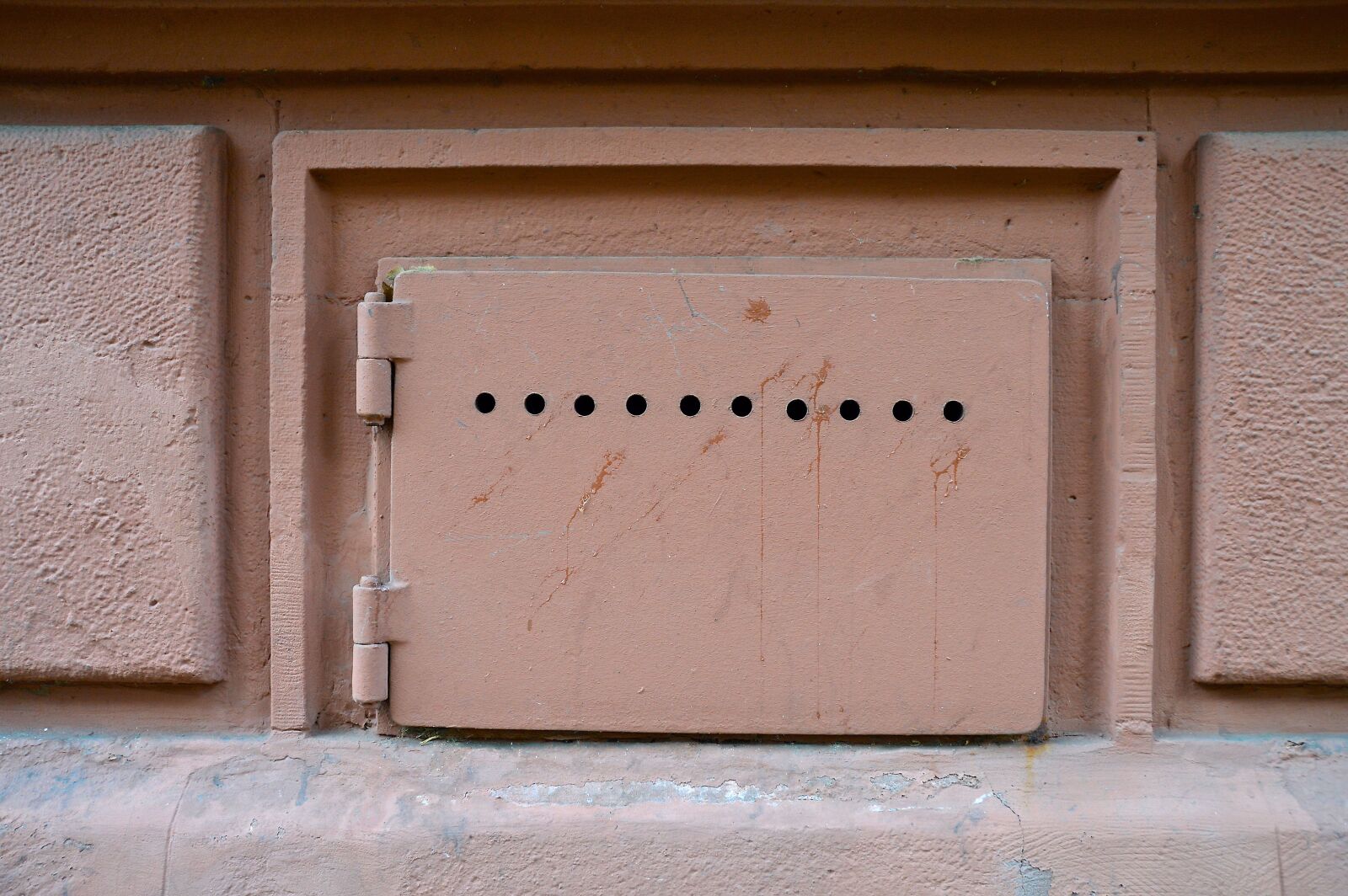 Nikon D3200 sample photo. Closed, locked, basement photography