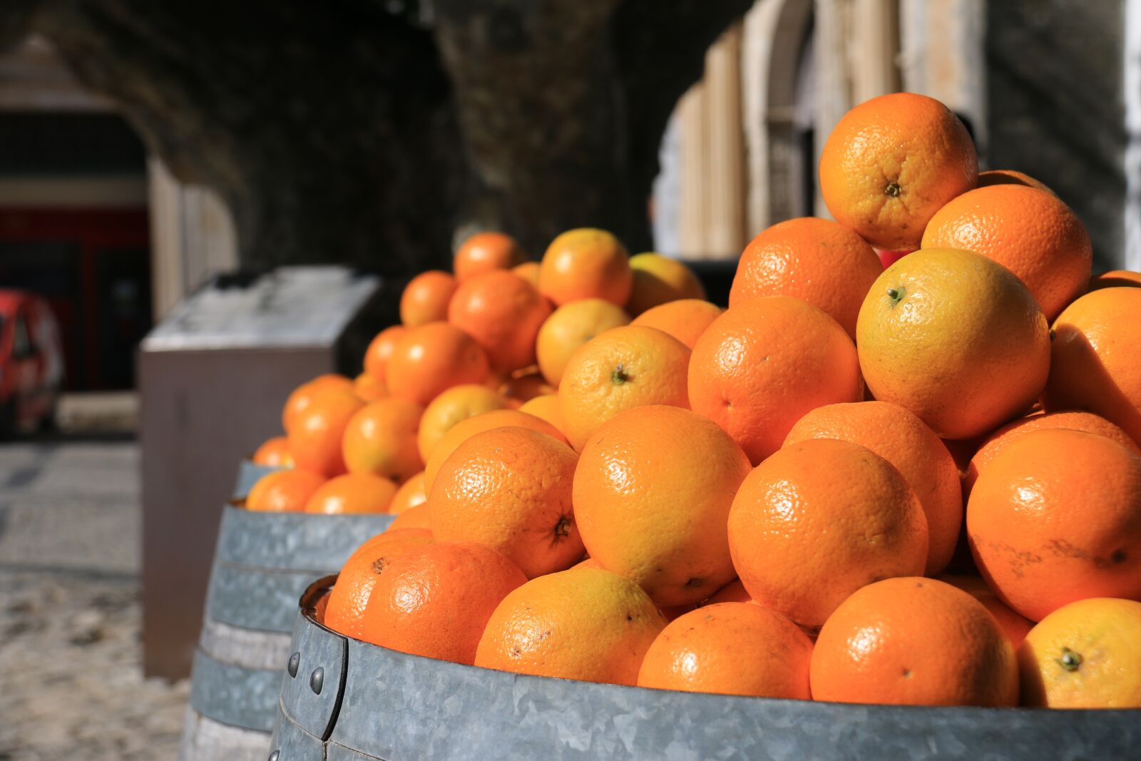 Canon EF-S 18-200mm F3.5-5.6 IS sample photo. Oranges, fruit, citrus fruit photography