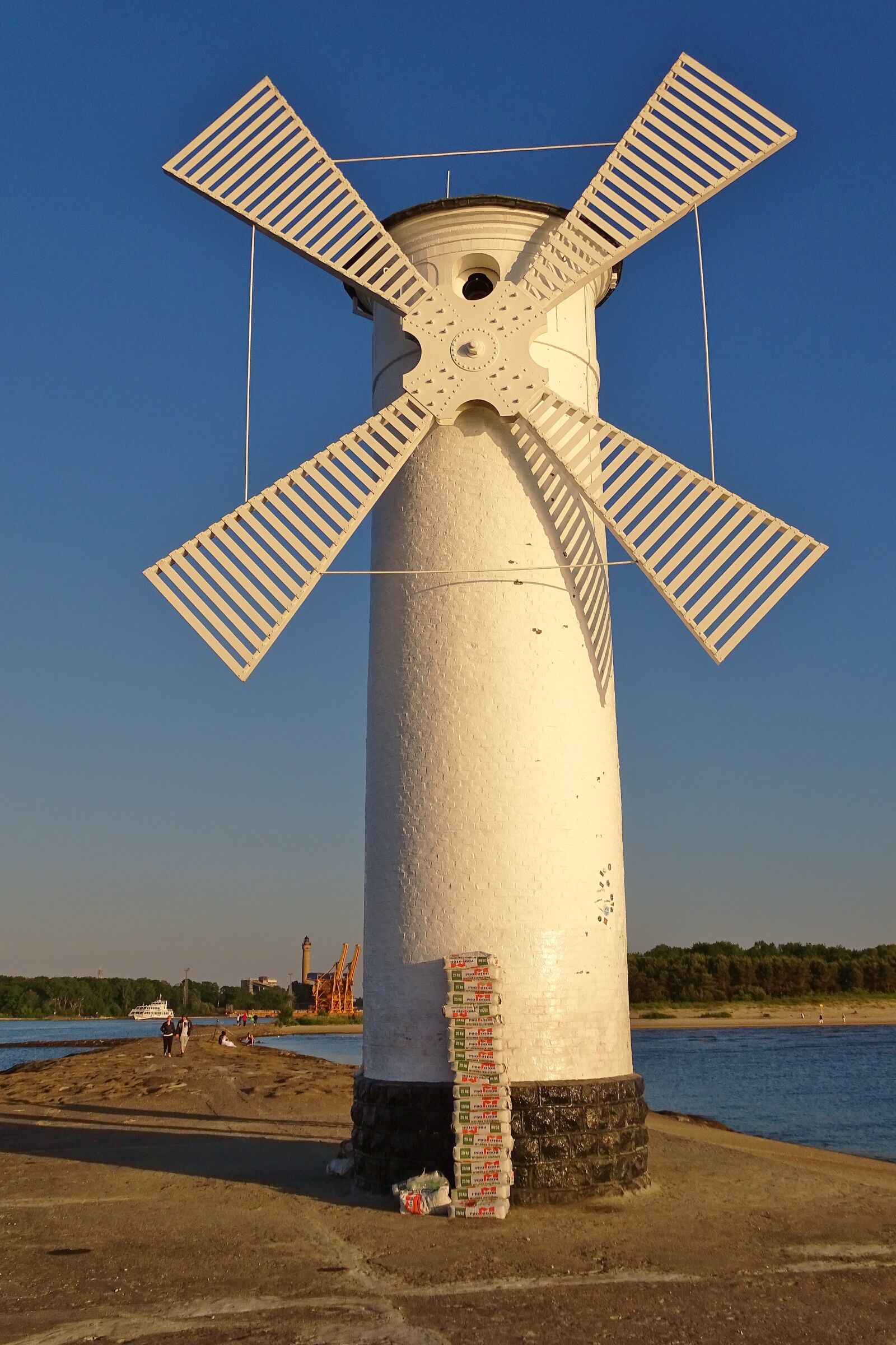 Sony Cyber-shot DSC-HX400V sample photo. Poland, winouj cie, mill photography