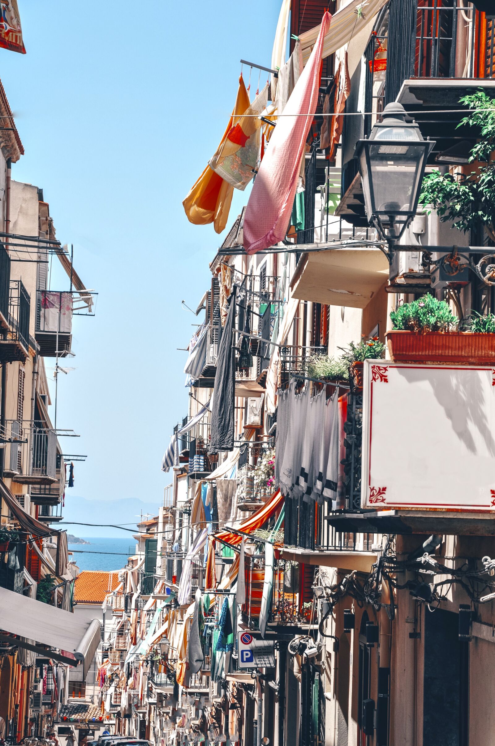 Nikon D90 sample photo. Naples, street, wash photography
