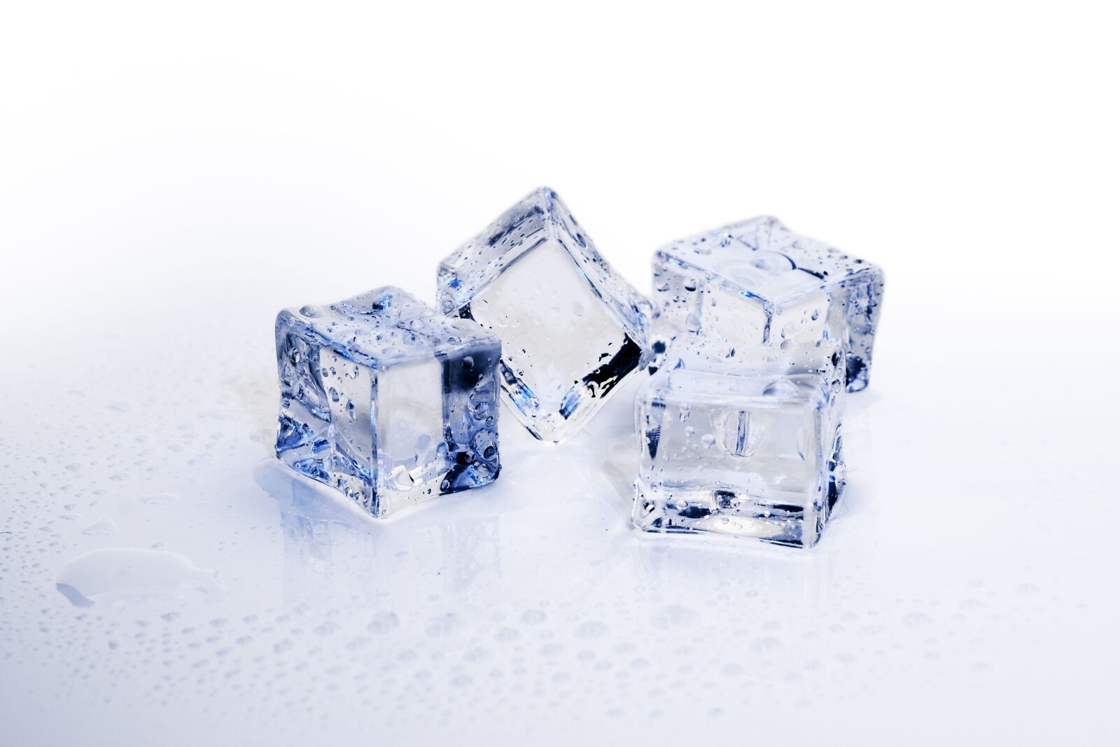 Fujifilm X-T2 + Fujifilm XF 80mm F2.8 R LM OIS WR Macro sample photo. Ice cubes, ice, cold photography