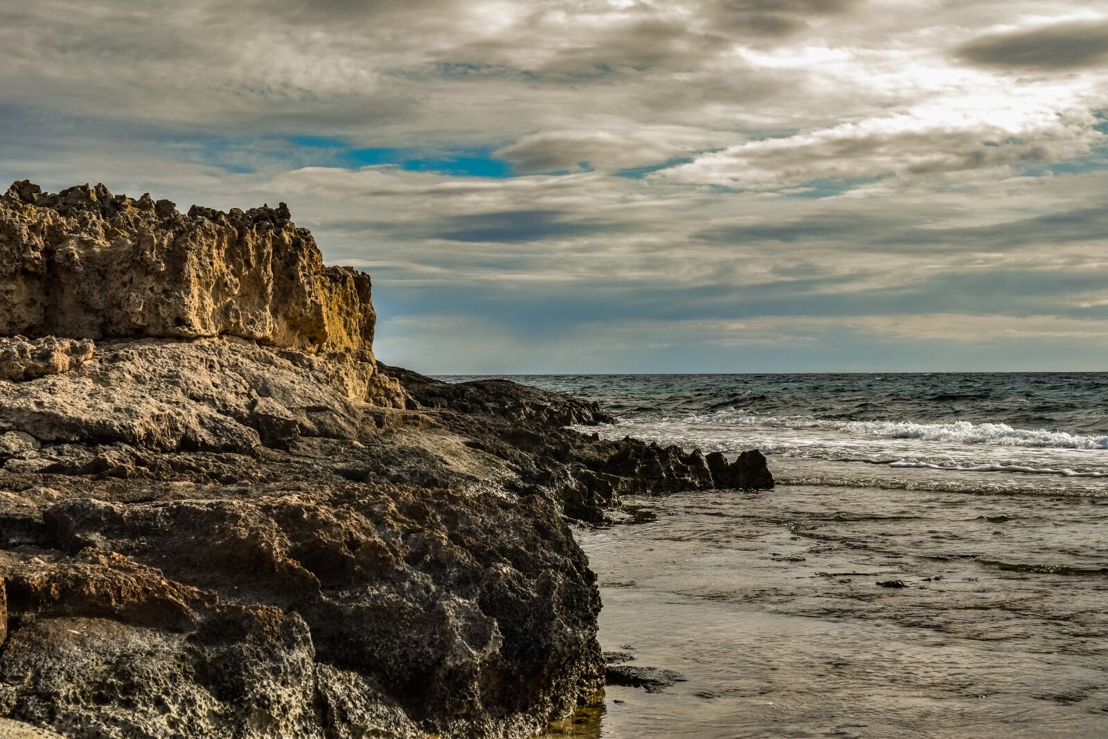 Nikon D3300 sample photo. Cliffs, rocky coast, rock photography