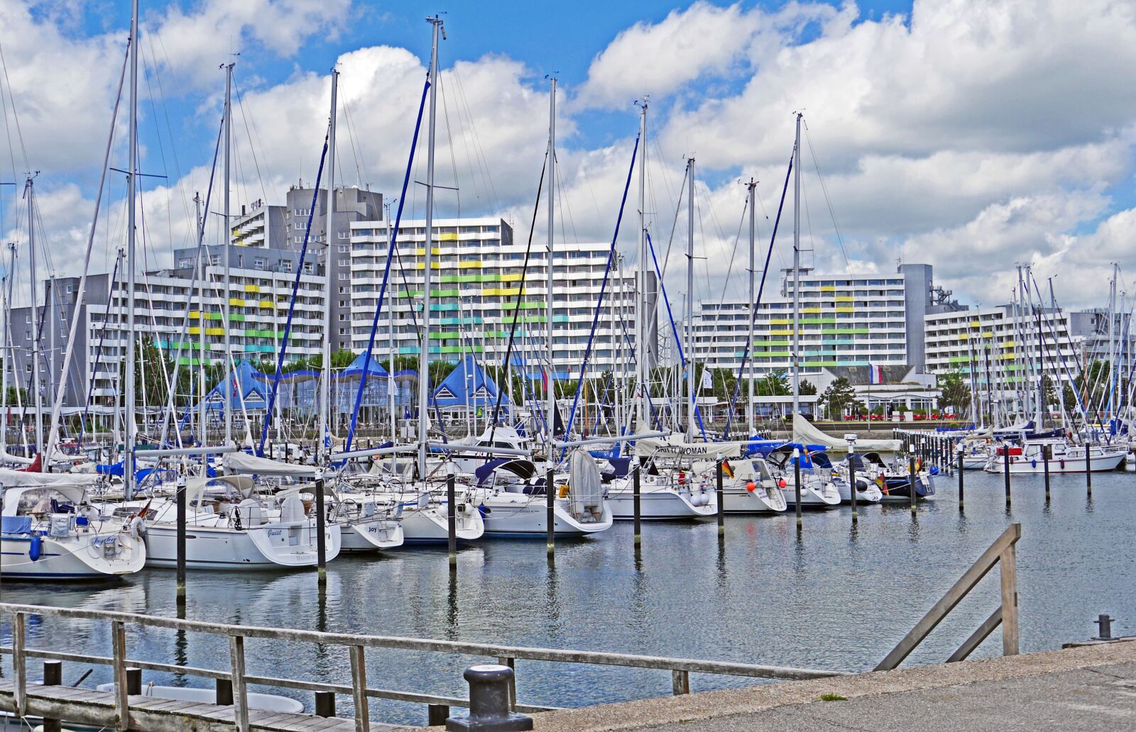 Panasonic Lumix DMC-GH3 sample photo. Recreational facility, damp 2000, marina photography