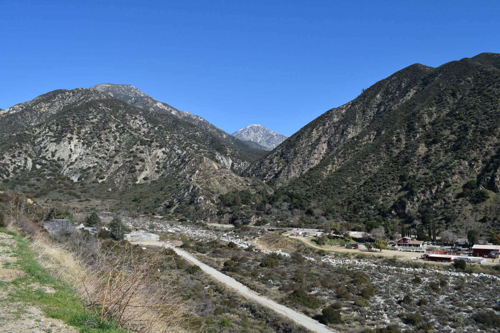 Nikon D3500 sample photo. Valley, country road, outdoors photography