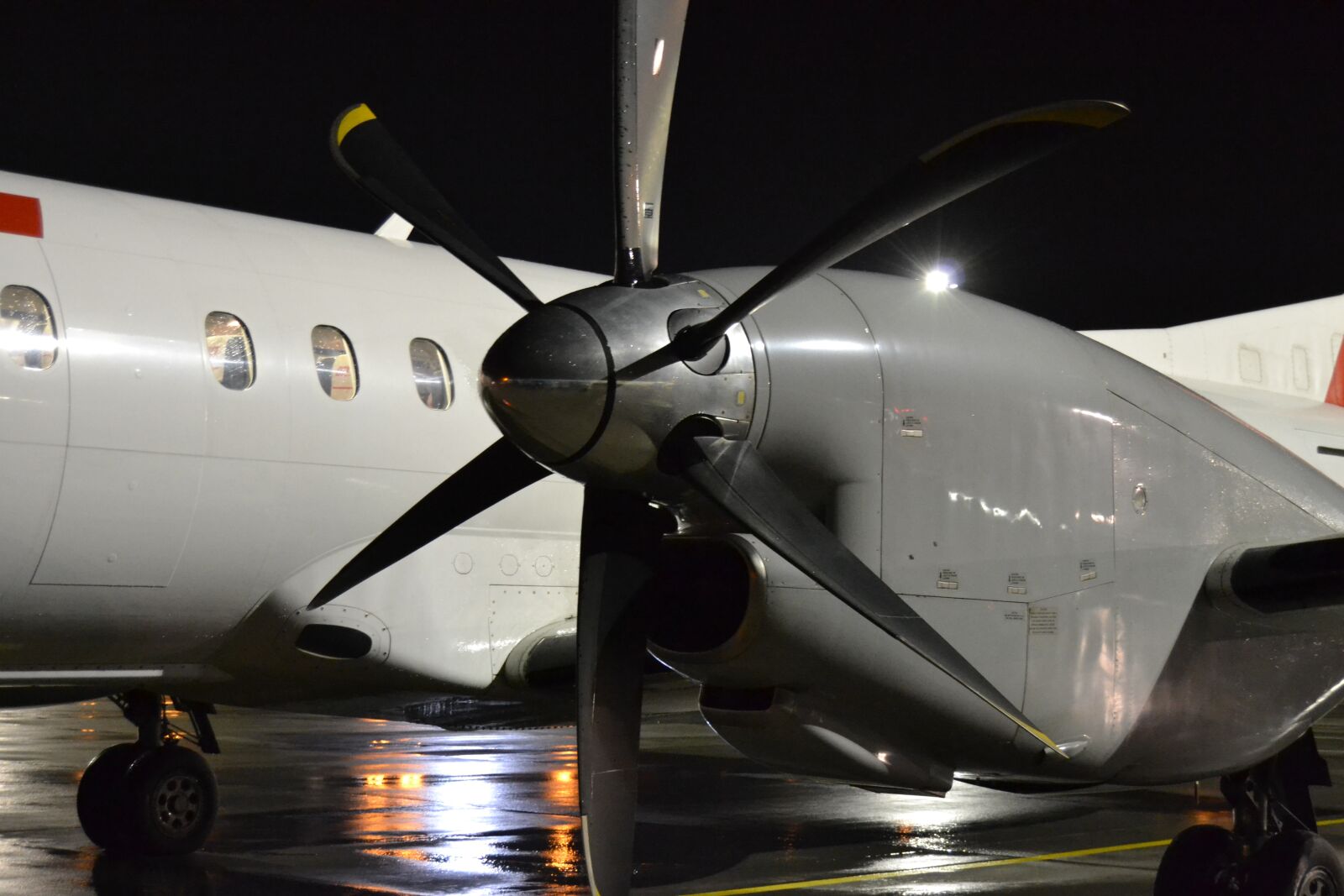 Nikon D3100 sample photo. The plane, engine, propeller photography