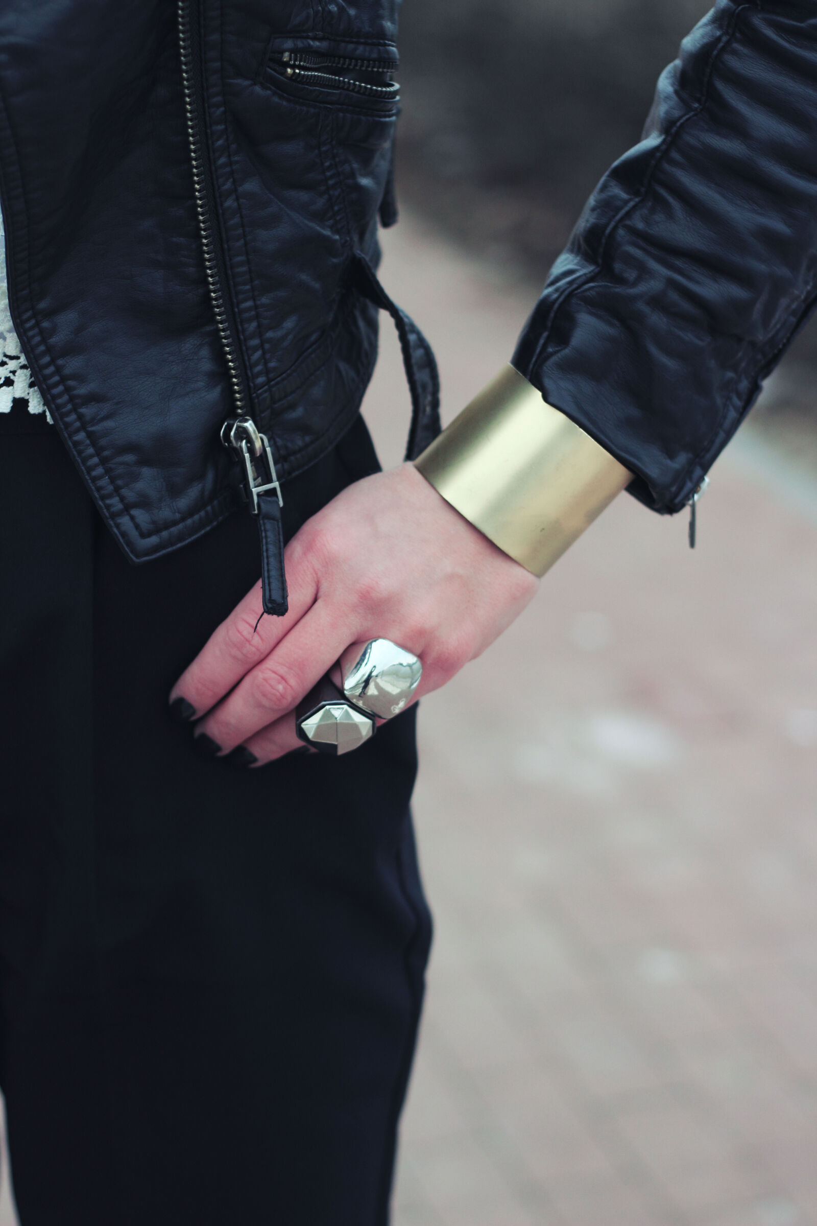 Canon EOS 600D (Rebel EOS T3i / EOS Kiss X5) sample photo. Wide, bangle, bracelet, iii photography