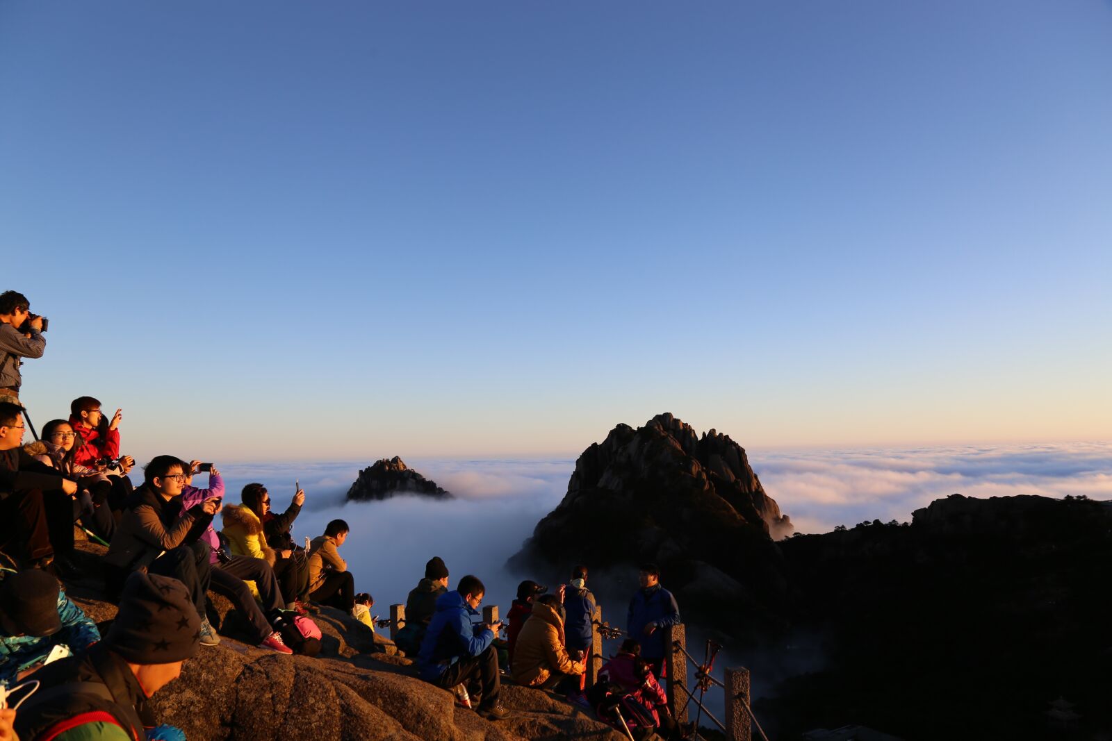 Canon EOS 6D + Canon EF 24-105mm F4L IS USM sample photo. Mountain huangshan, china sights photography
