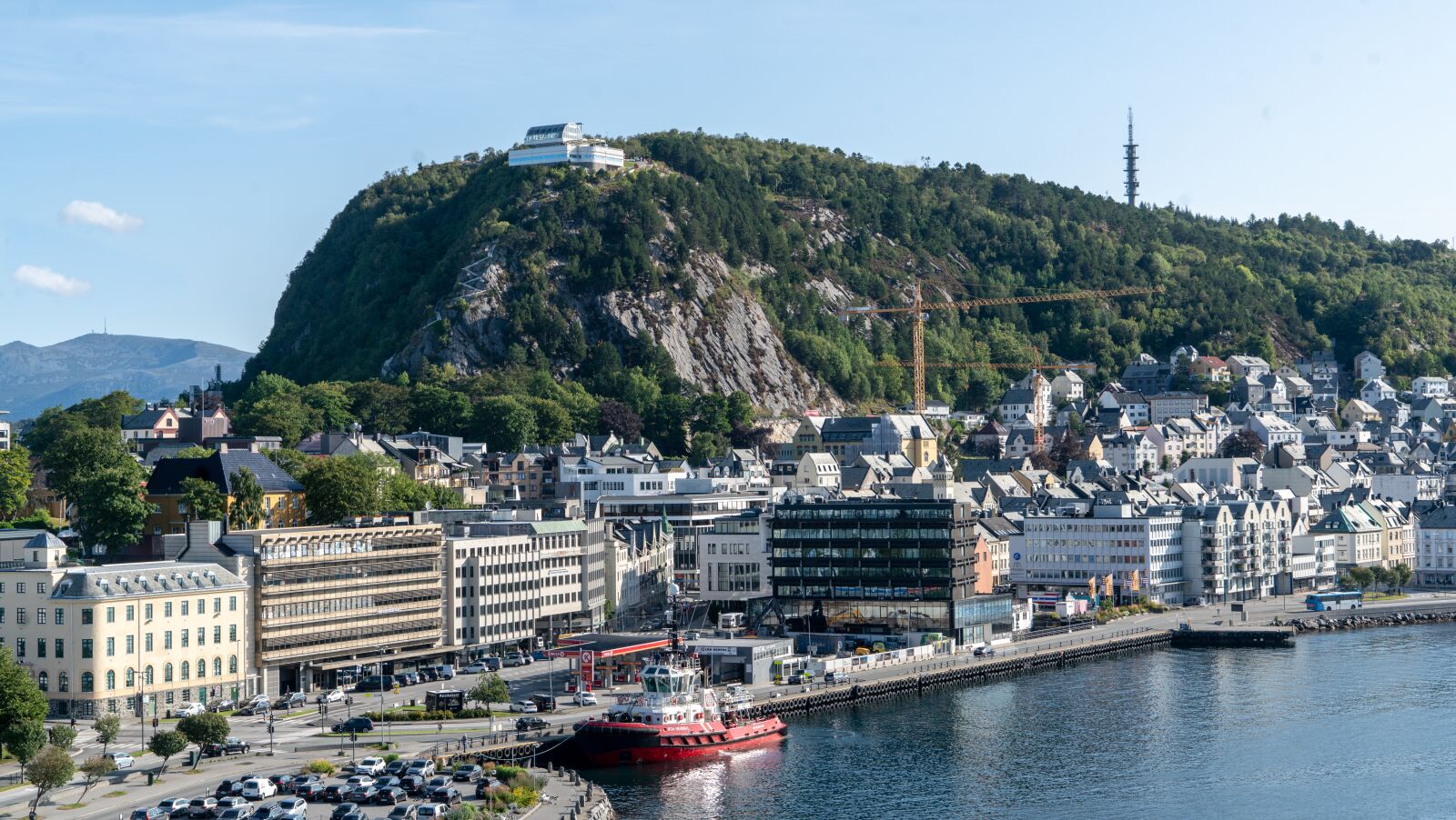 Sony a7R II + Sony FE 24-240mm F3.5-6.3 OSS sample photo. Alesund, norway, port photography