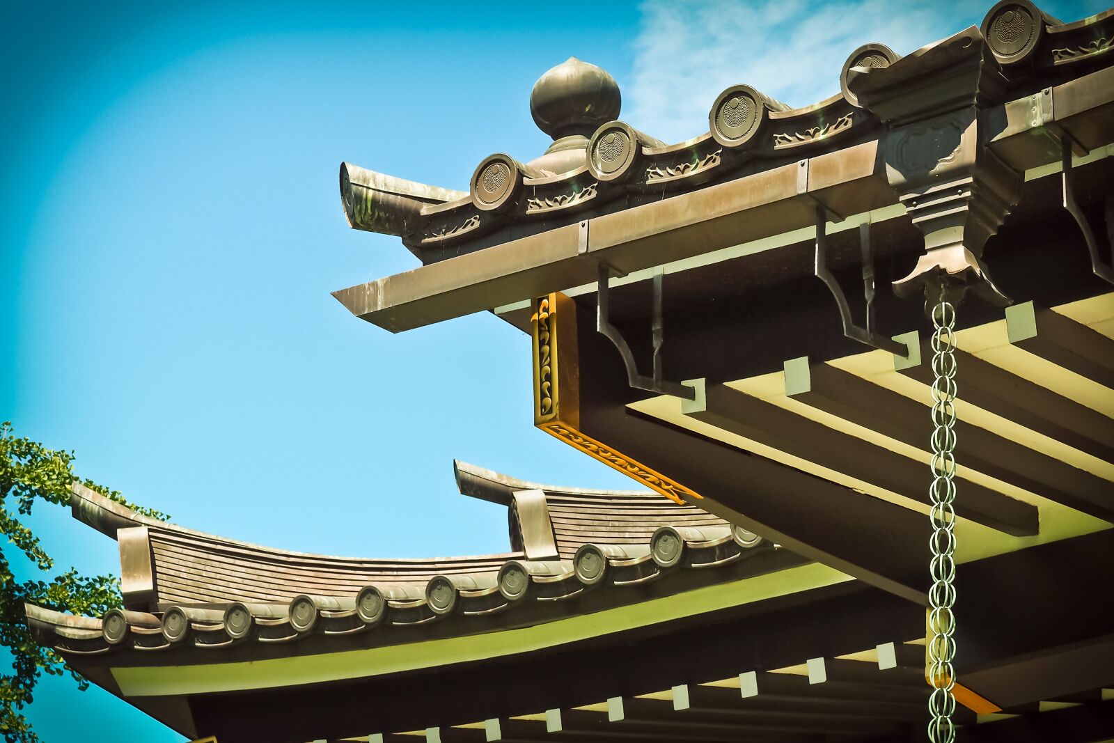 Olympus OM-D E-M10 sample photo. Architecture, asia, building photography