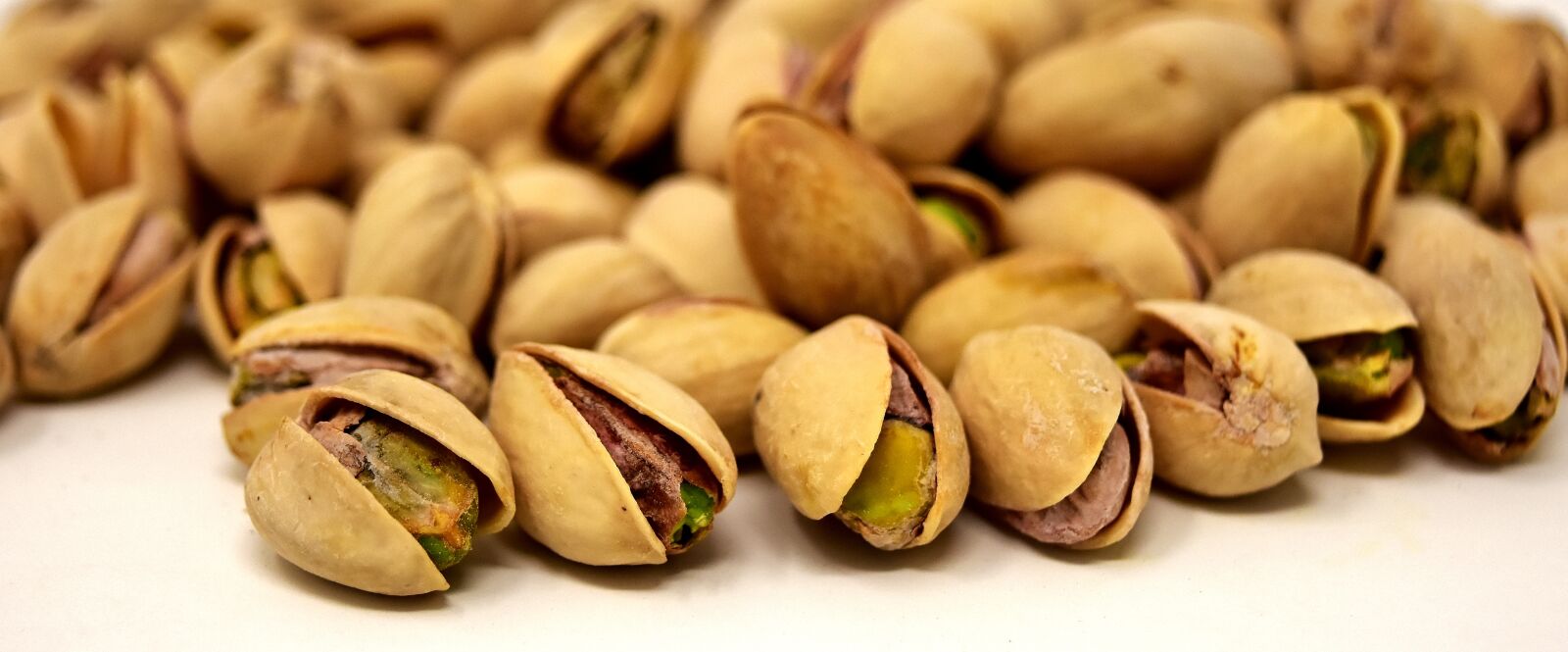 Nikon D7200 sample photo. Pistachios, eat, delicious photography