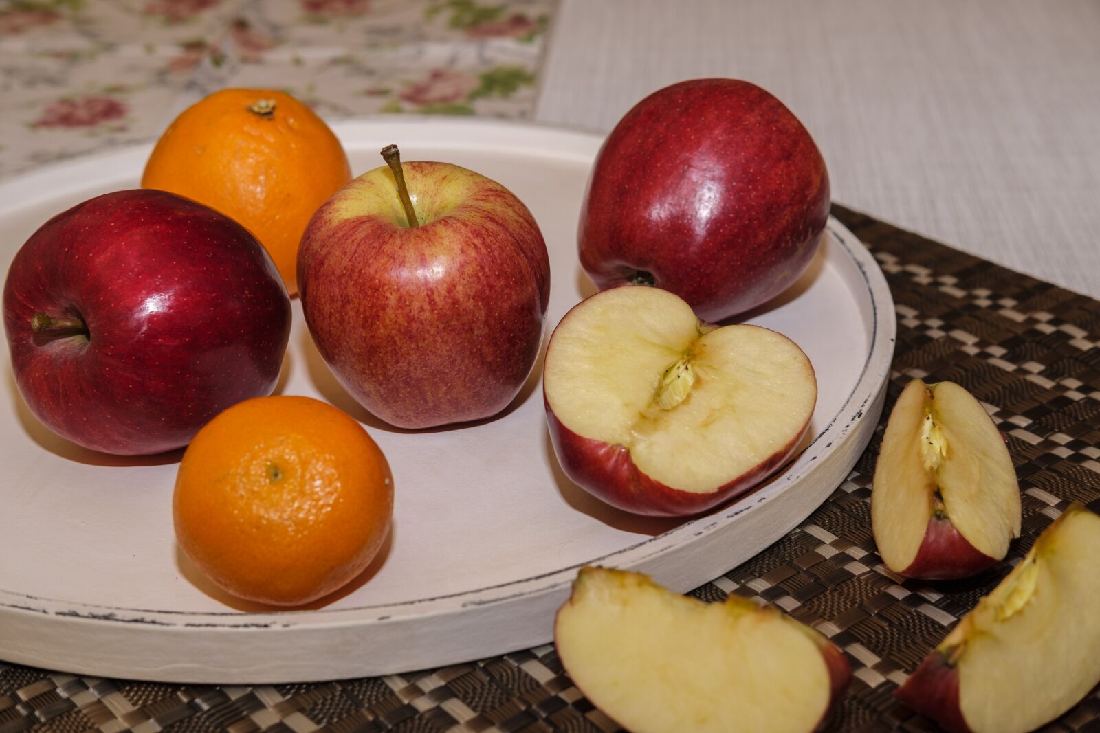 Fujifilm X-T2 + Fujifilm XF 35mm F2 R WR sample photo. Apple, orange, mandarin photography