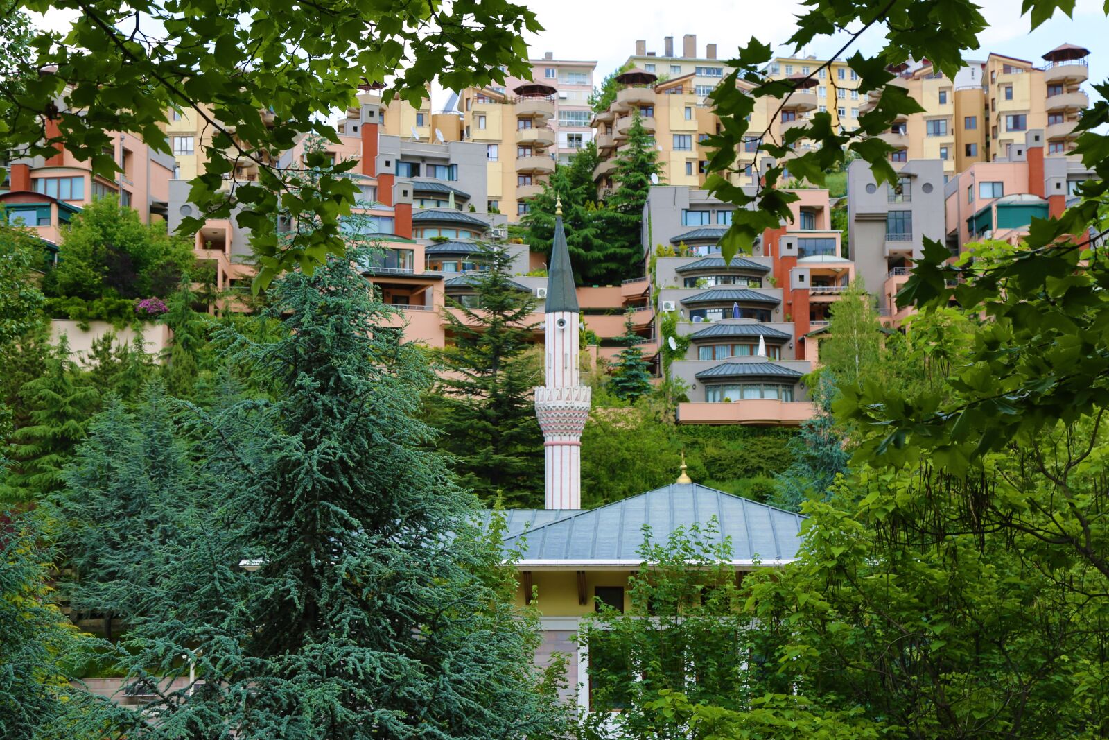 Canon EF 24-105mm F4L IS USM sample photo. Cami, city, religion photography