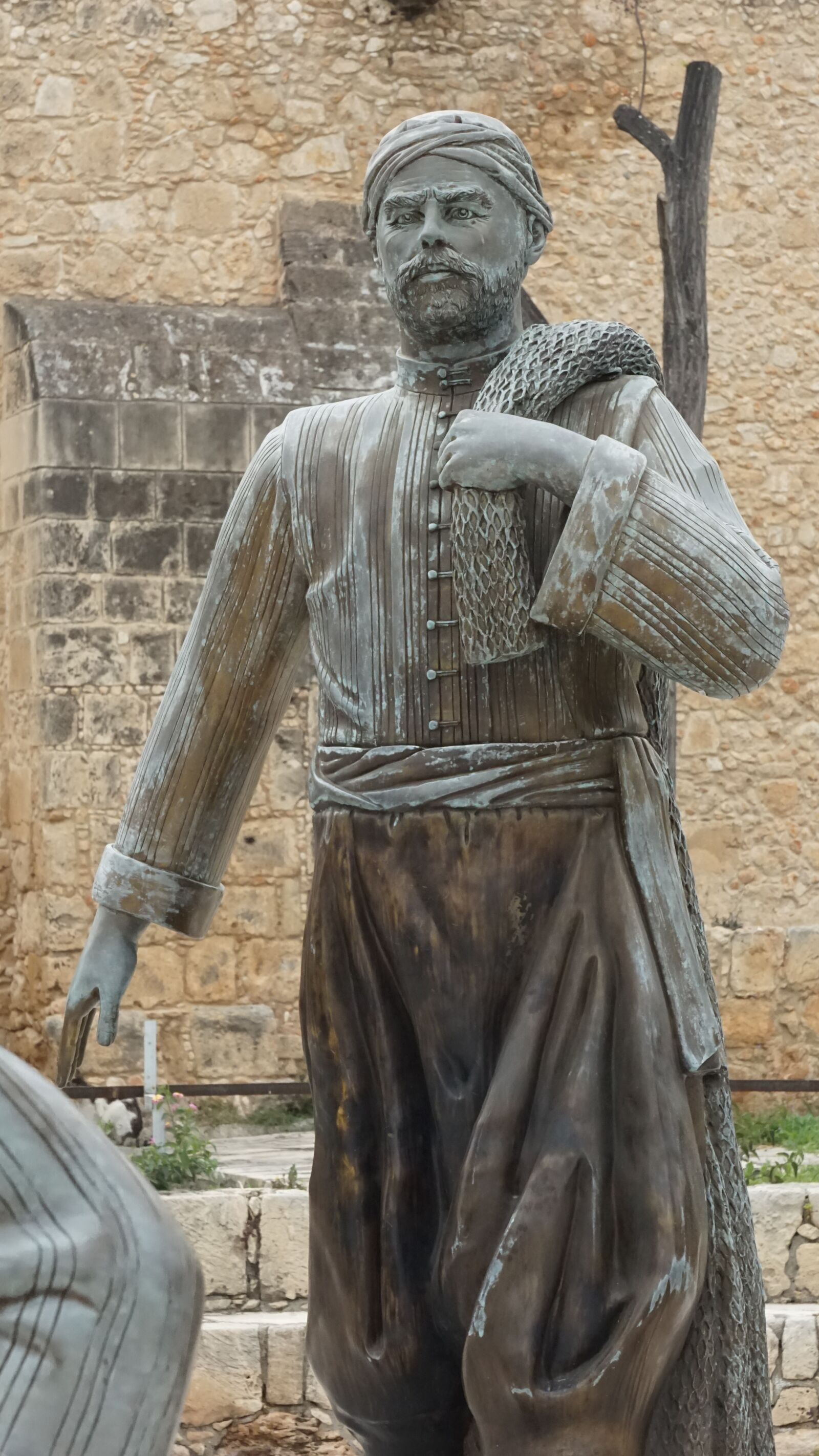 Sony a6000 + Sony Vario-Tessar T* E 16-70mm F4 ZA OSS sample photo. Man, statue, cyprus photography