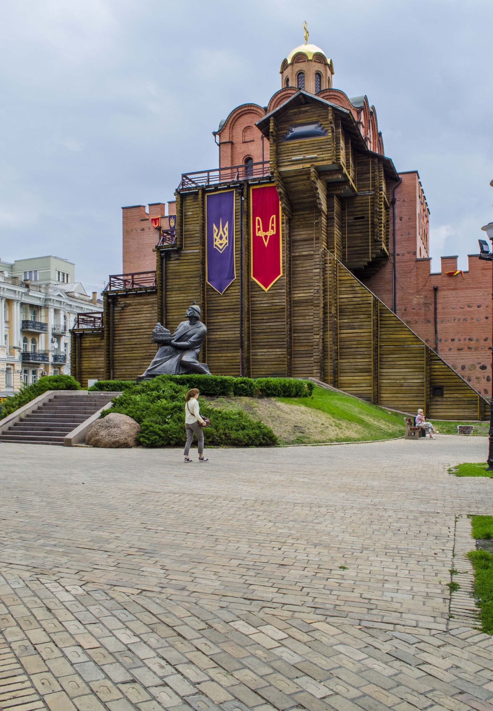 Nikon D5100 sample photo. Gate, fortress, shaft photography
