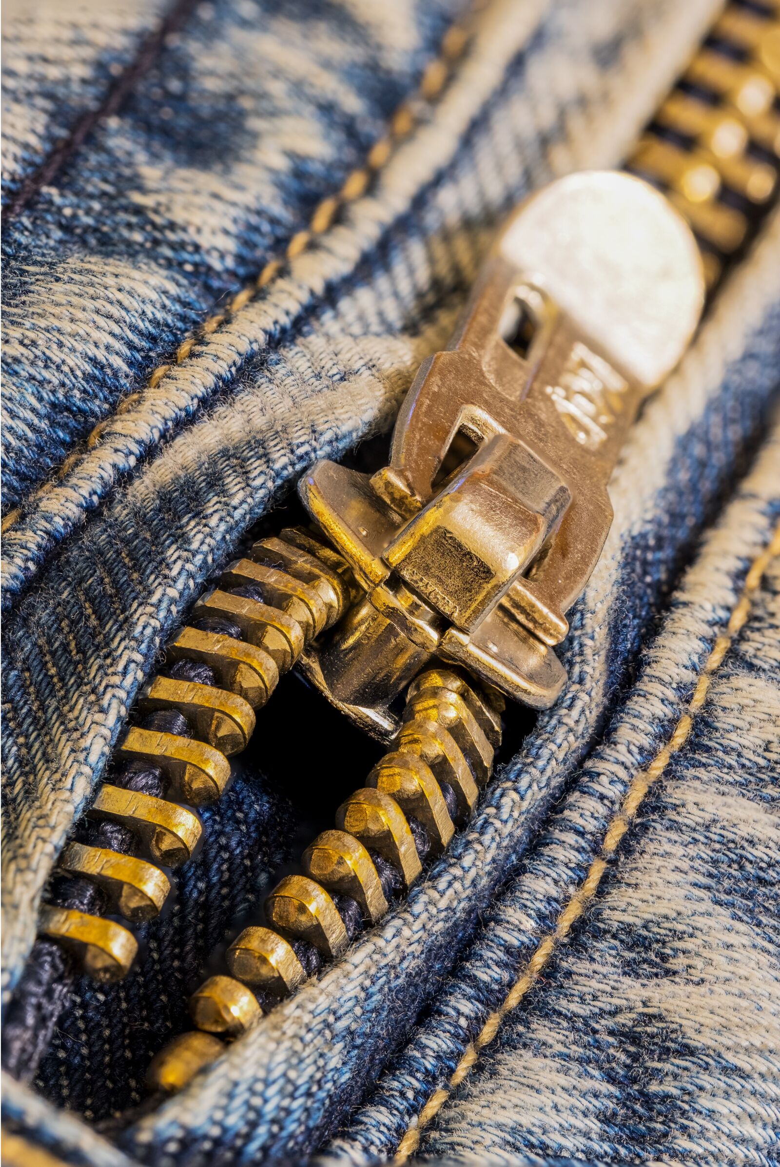 Fujifilm X-T2 + Fujifilm XF 80mm F2.8 R LM OIS WR Macro sample photo. Zip, zipper, zippverschluss photography