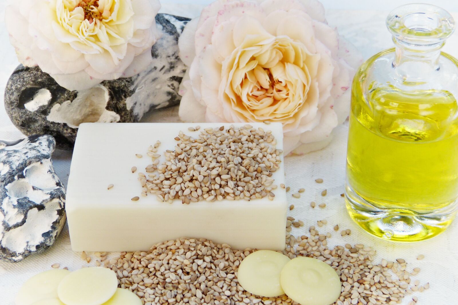 Panasonic Lumix DMC-FZ150 sample photo. Soap, rose, oil photography