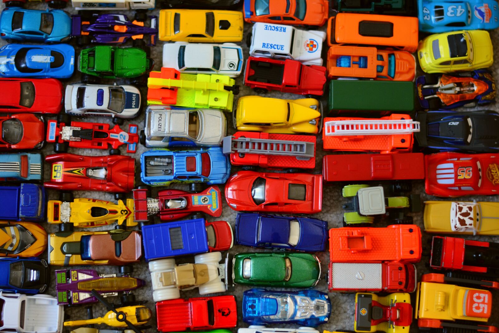 Nikon D5200 sample photo. Autos, toy cars, play photography