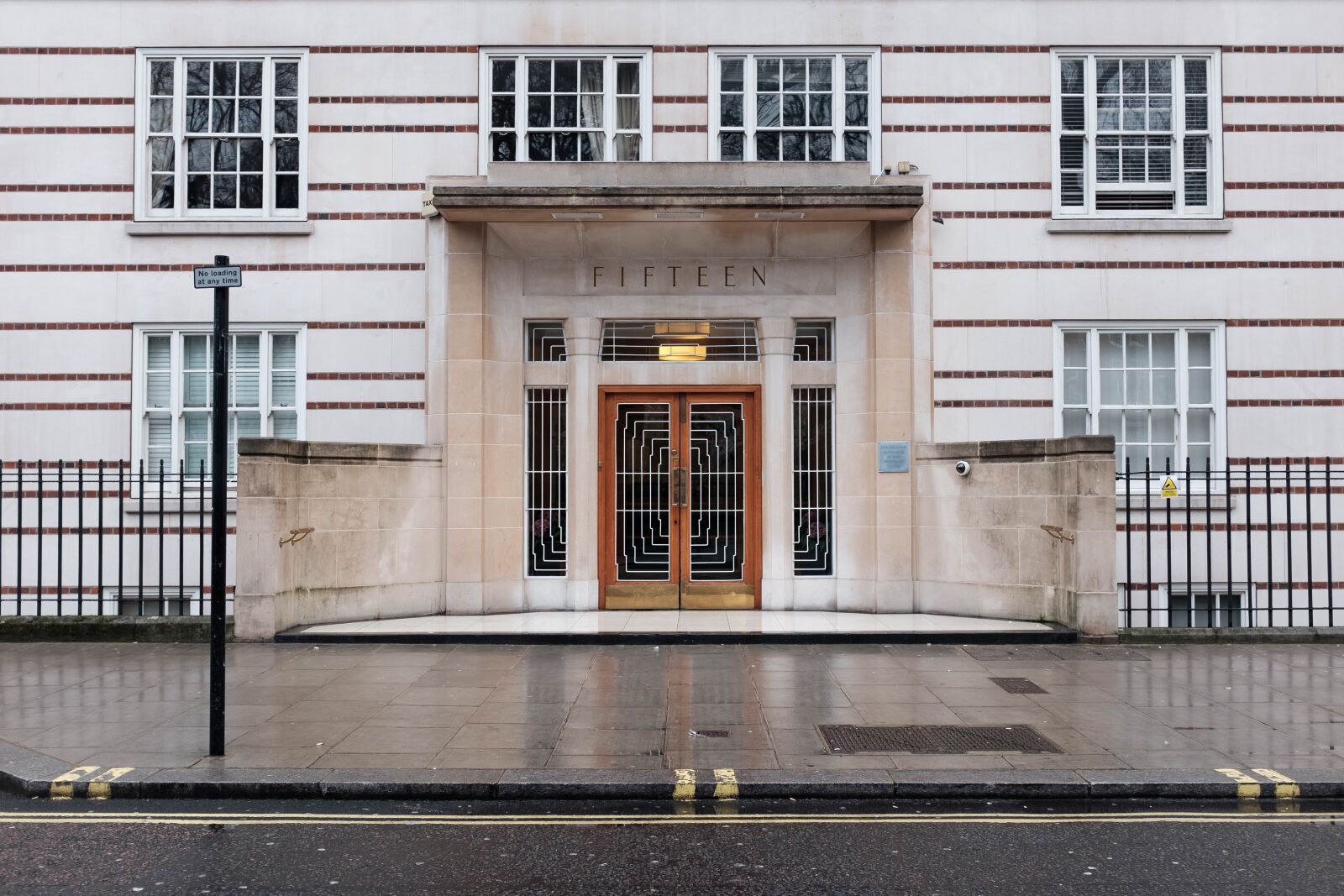 Fujifilm X100T sample photo. Art deco, building, architecture photography