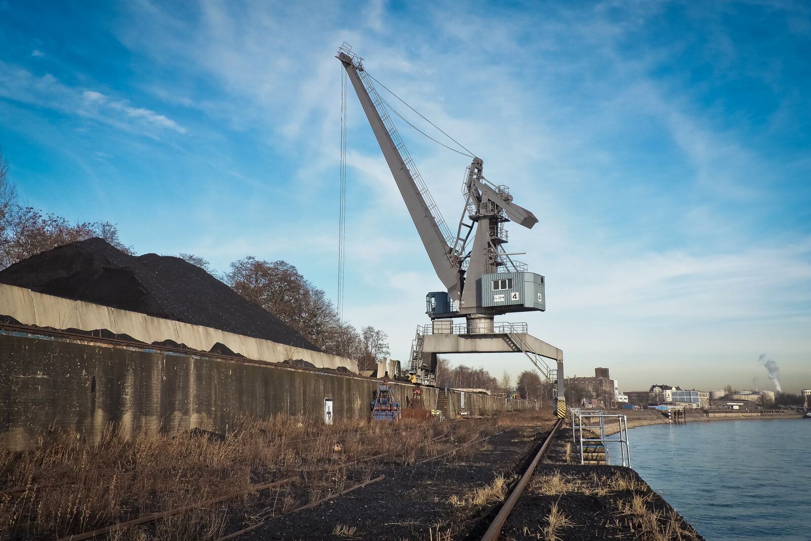 Olympus OM-D E-M10 sample photo. Port, crane, harbour crane photography