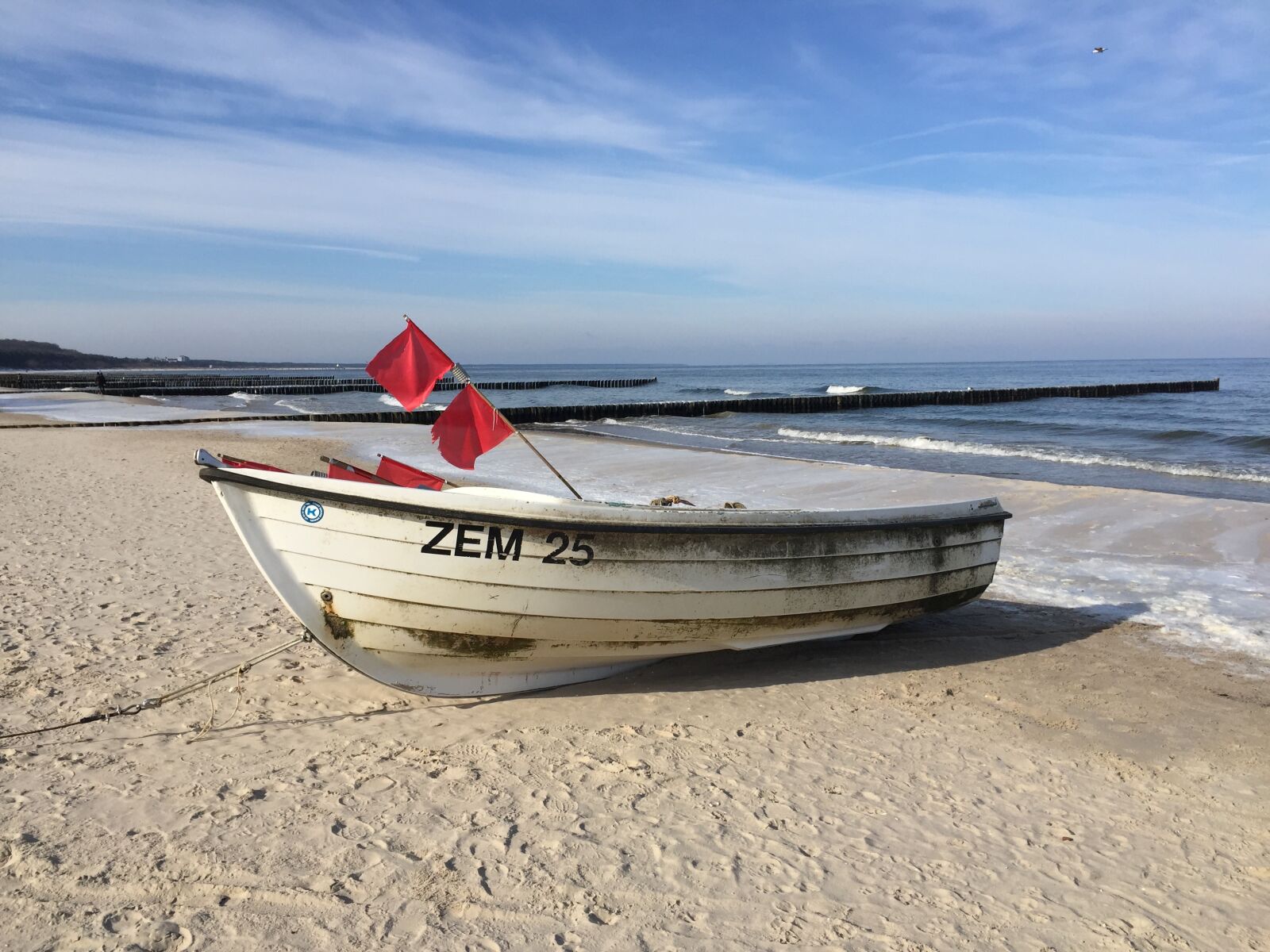 Apple iPhone 6 sample photo. Boat, beach, baltic sea photography