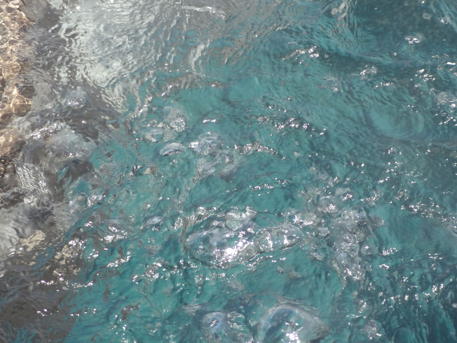 Sony Cyber-shot DSC-HX9V sample photo. Water, blue, nature photography