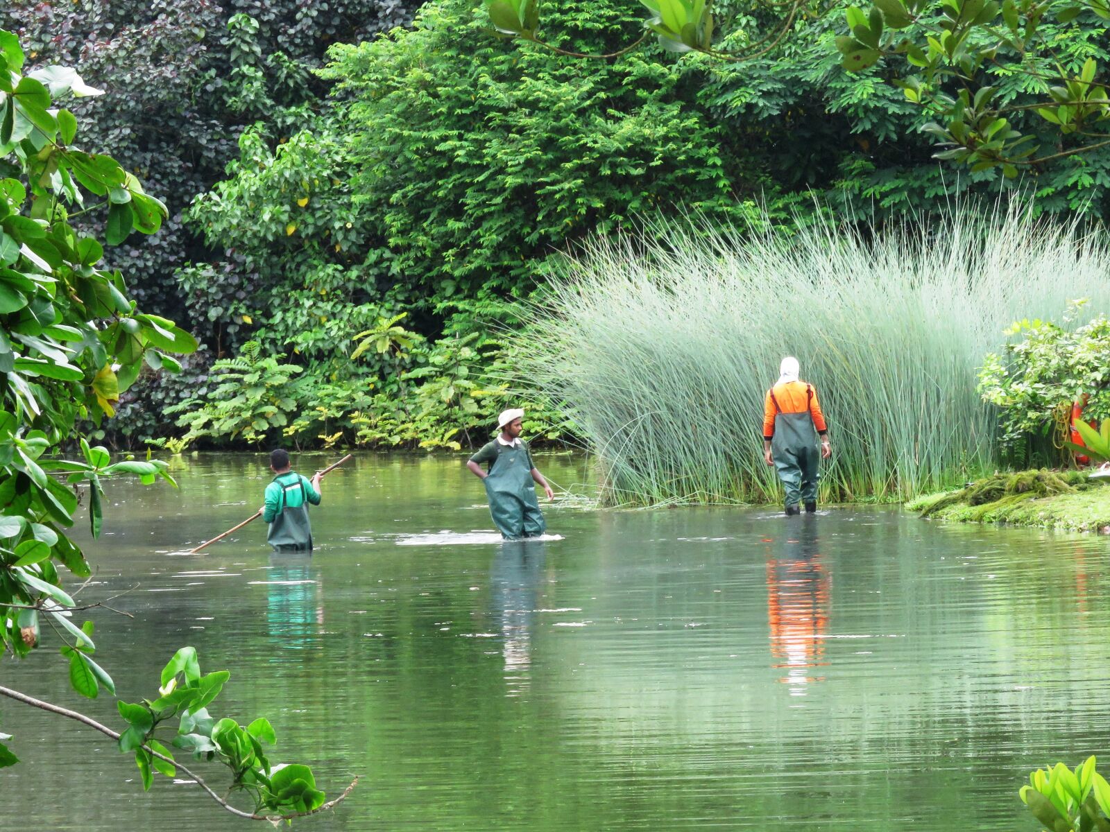Canon PowerShot SX60 HS sample photo. Fishing, people, river photography