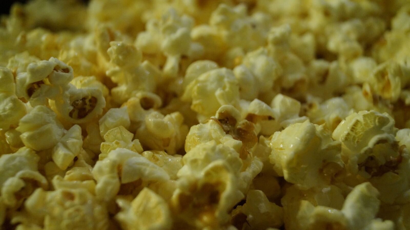 Sony DT 18-55mm F3.5-5.6 SAM II sample photo. Popcorn, cinema, snack photography
