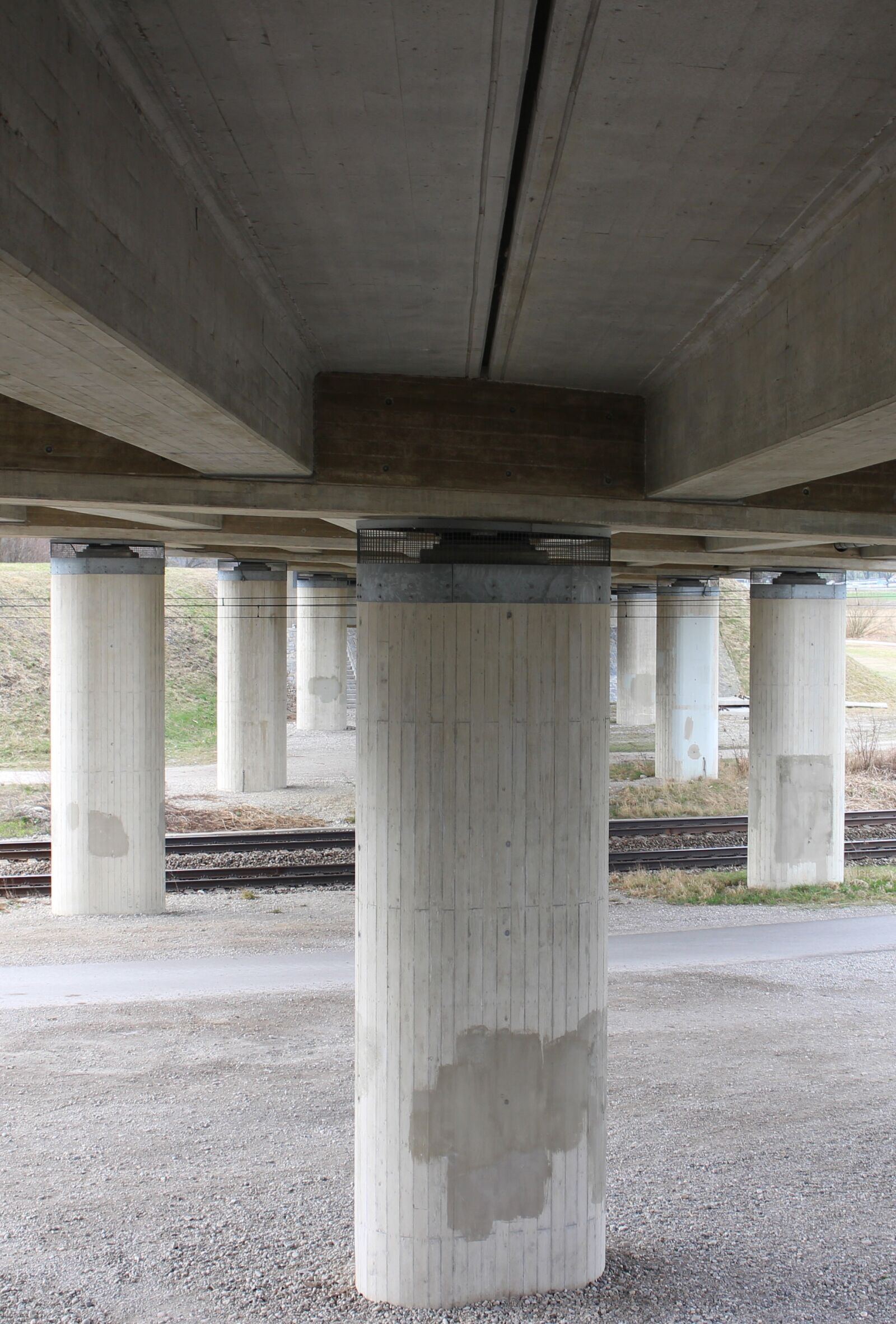 Canon EOS M sample photo. Pillar, bridge, road construction photography