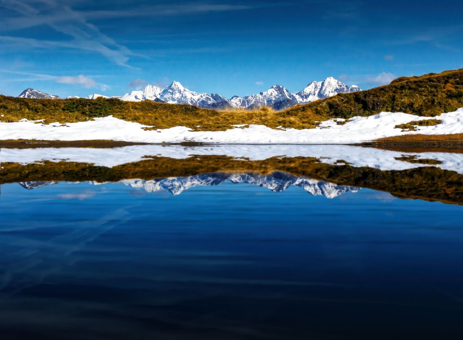 Sony E 16-50mm F3.5-5.6 PZ OSS sample photo. Mountains, landscape, mirroring photography
