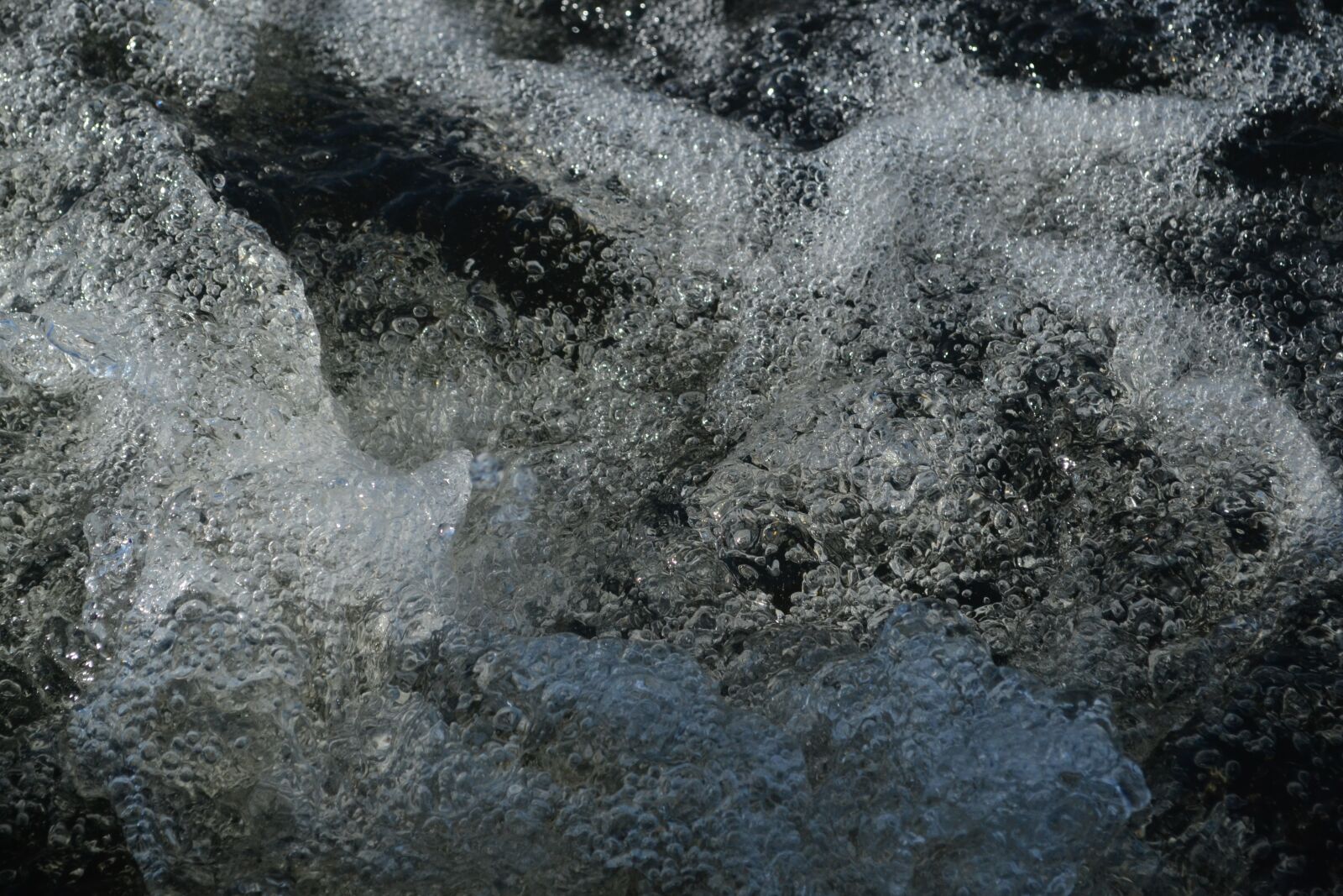 Nikon D3100 sample photo. Water, foam, bubble photography