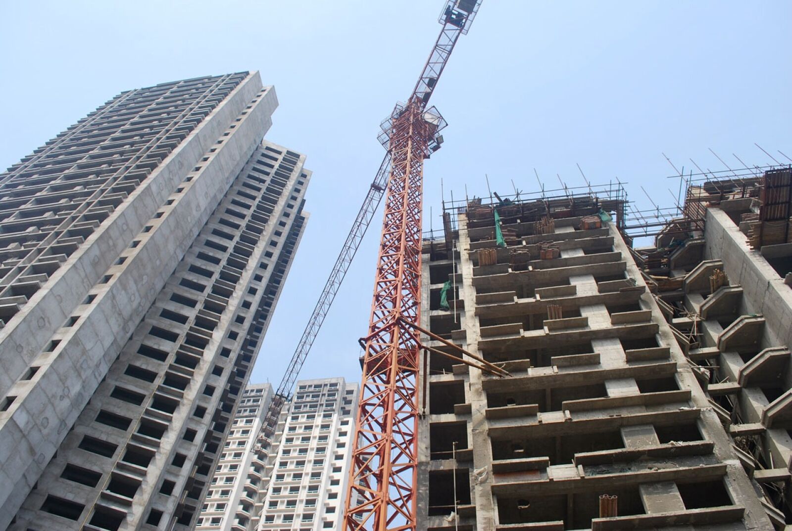 Nikon D60 sample photo. Crane, buildings, construction photography