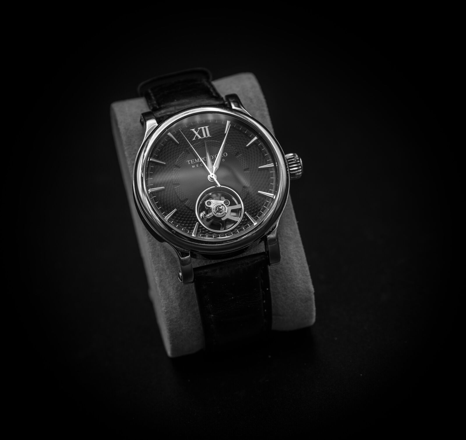 Pentax K-1 Mark II sample photo. Clock, automatic watch, wrist photography